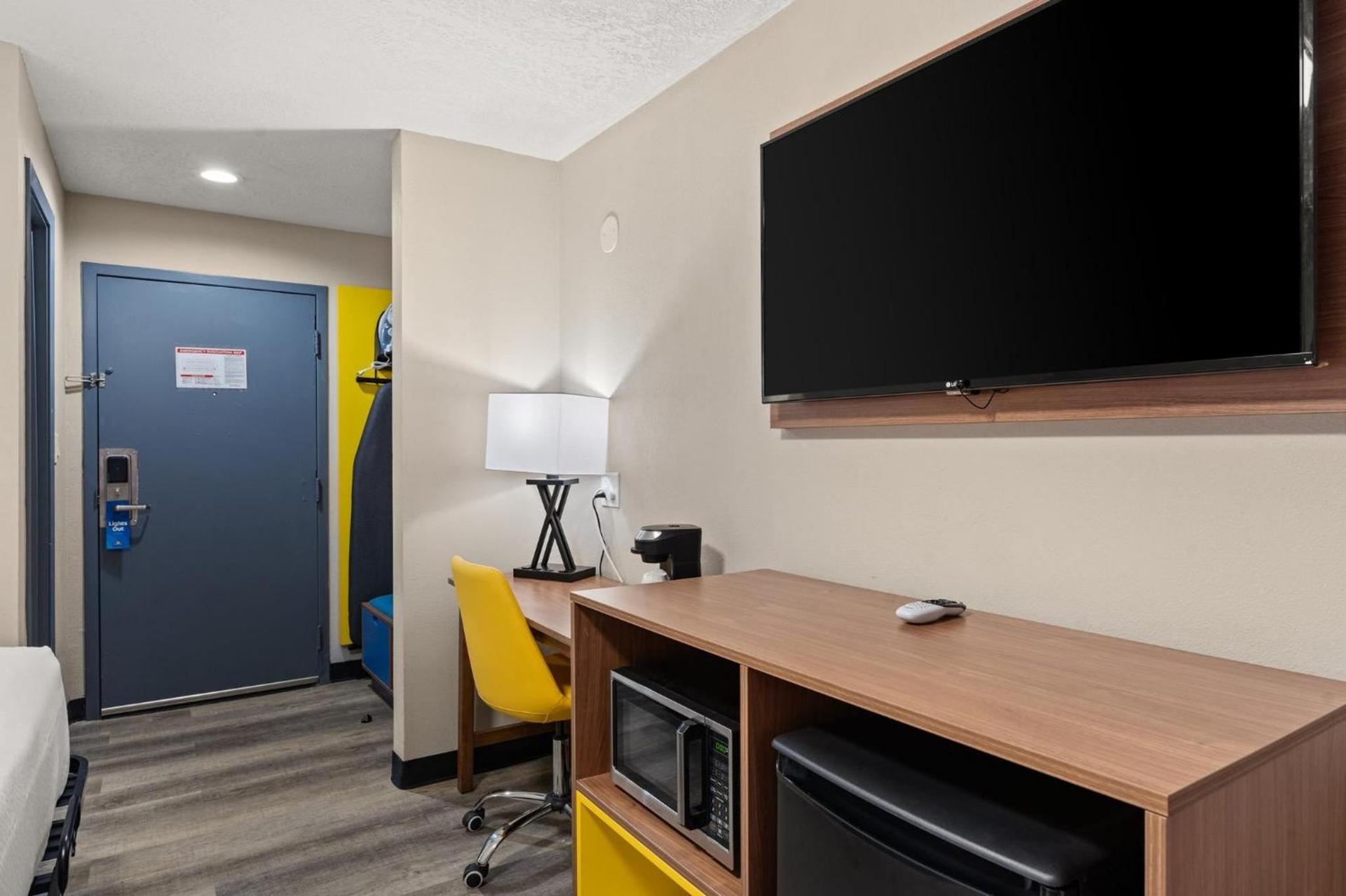 Days-Inn by Wyndham Albuquerque I-25 photo 72