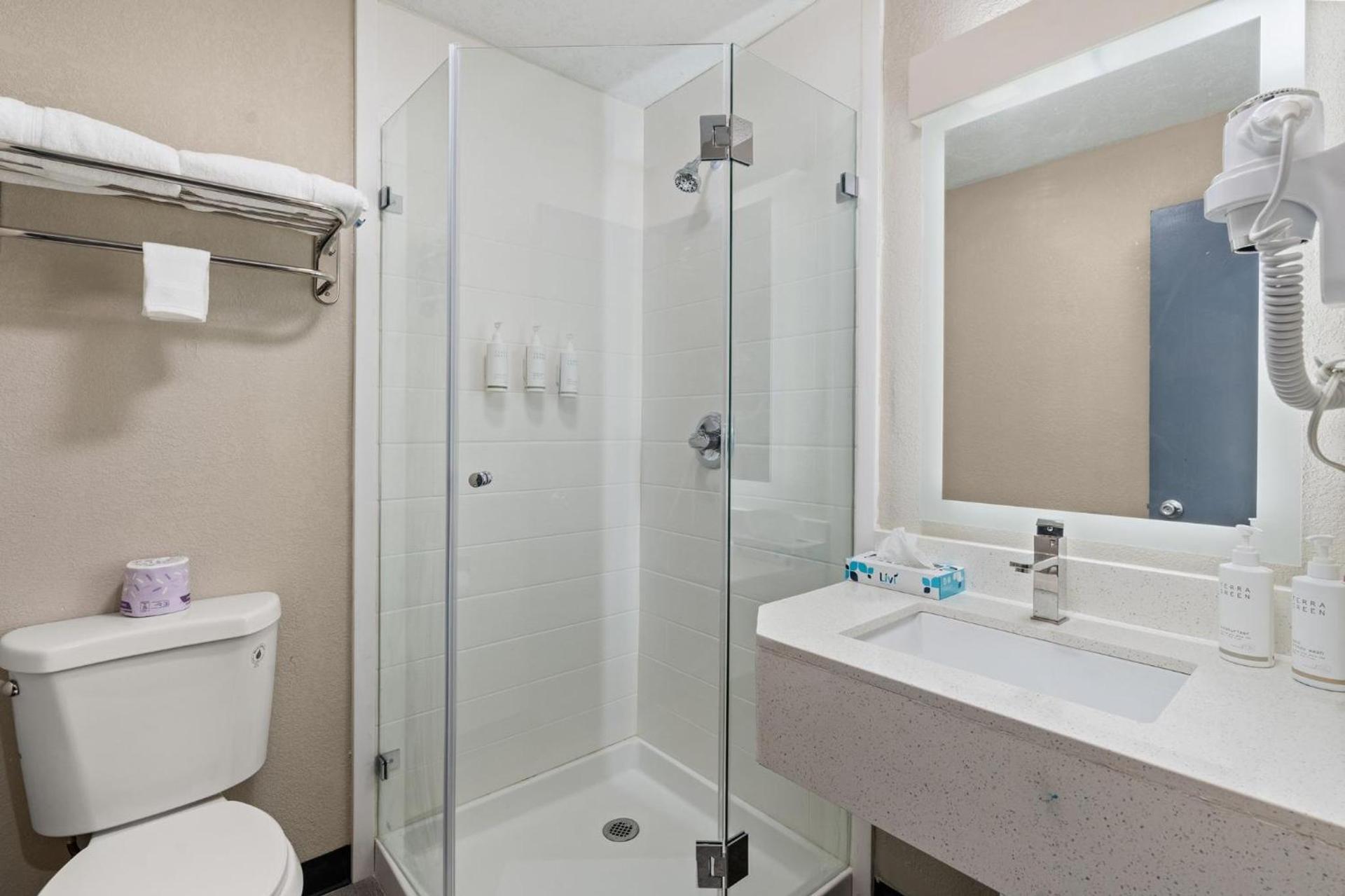 Days-Inn by Wyndham Albuquerque I-25 photo 69