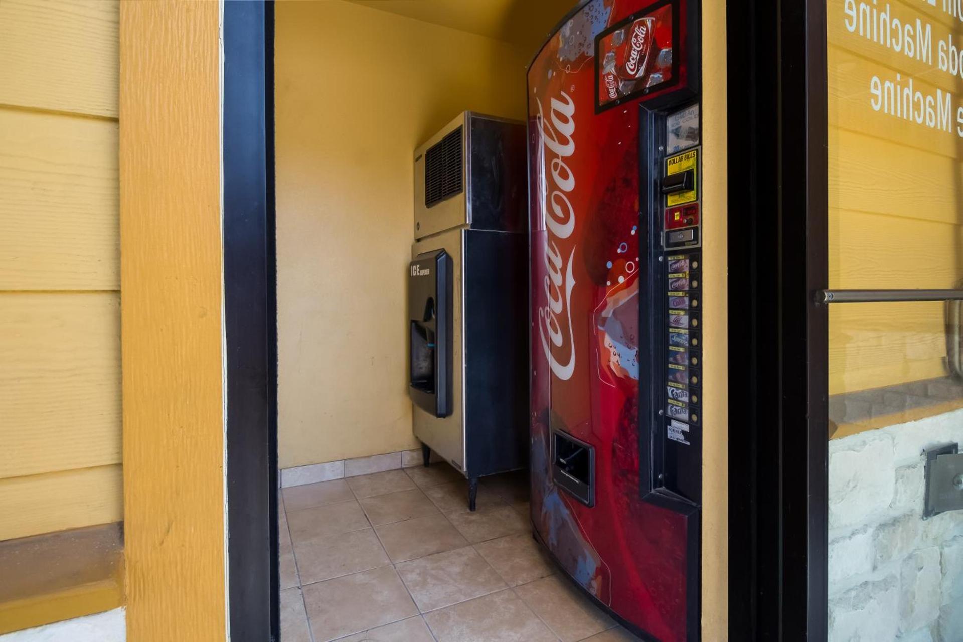 Scottish Inn & Suites photo 29