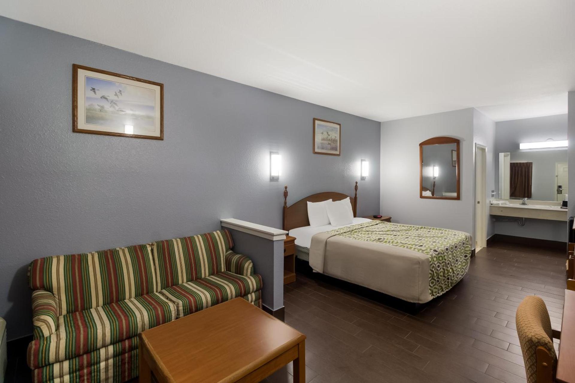 Scottish Inn & Suites photo 3