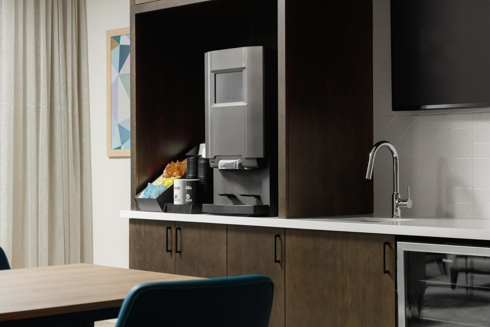 WaterWalk Extended Stay by Wyndham Jacksonville Deerwood Pk photo 63