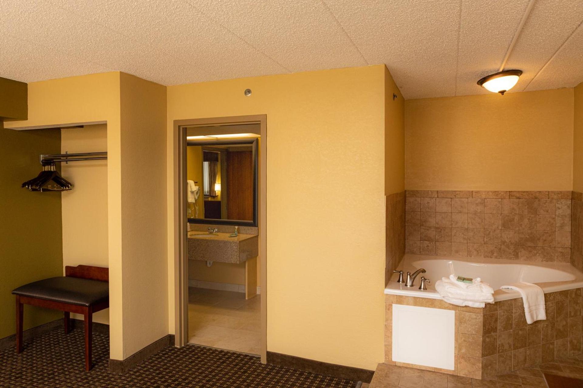 Best Western Executive Inn Kenosha - Pleasant Prairie photo 39
