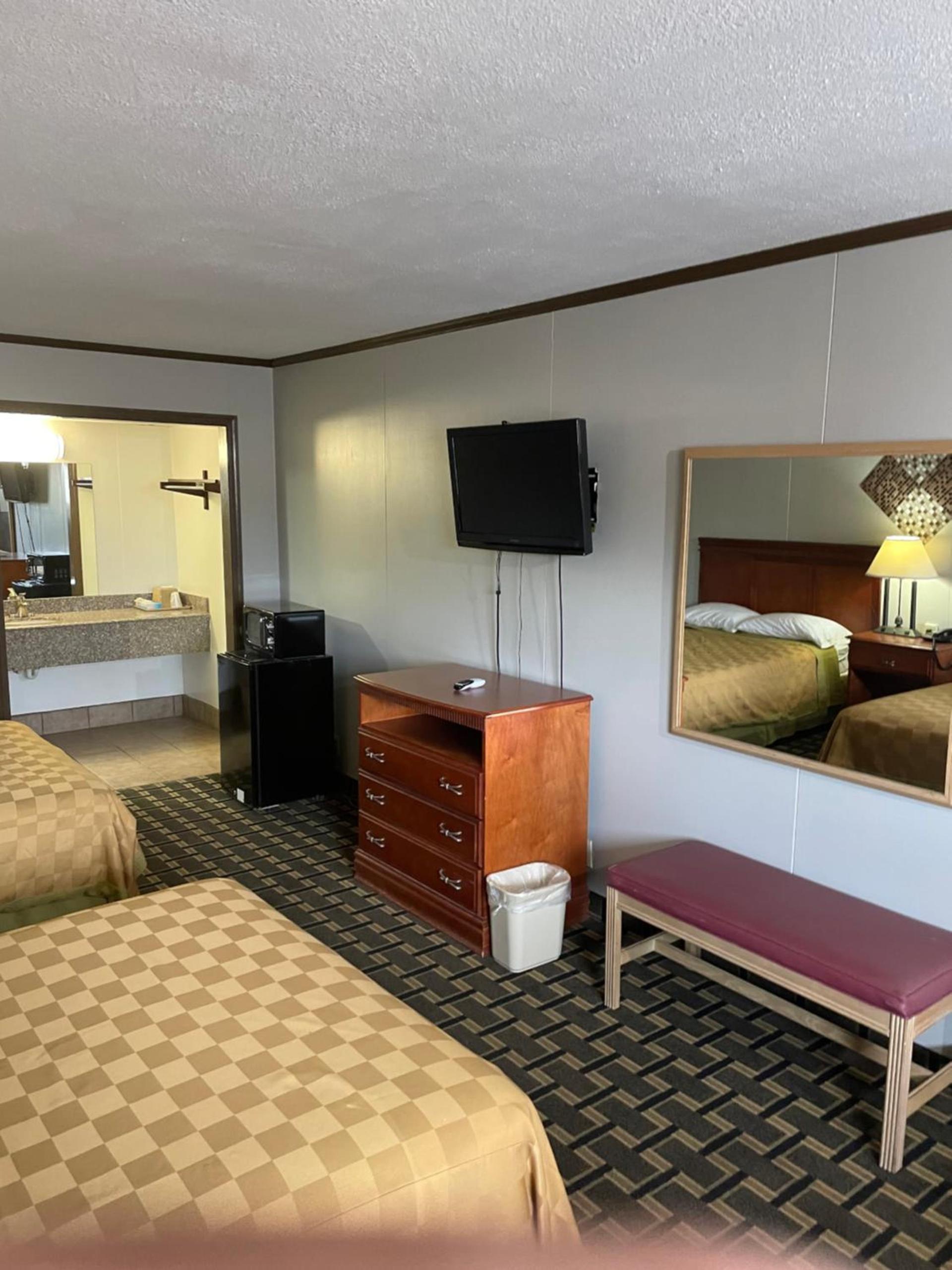 Bedford Inn photo 15