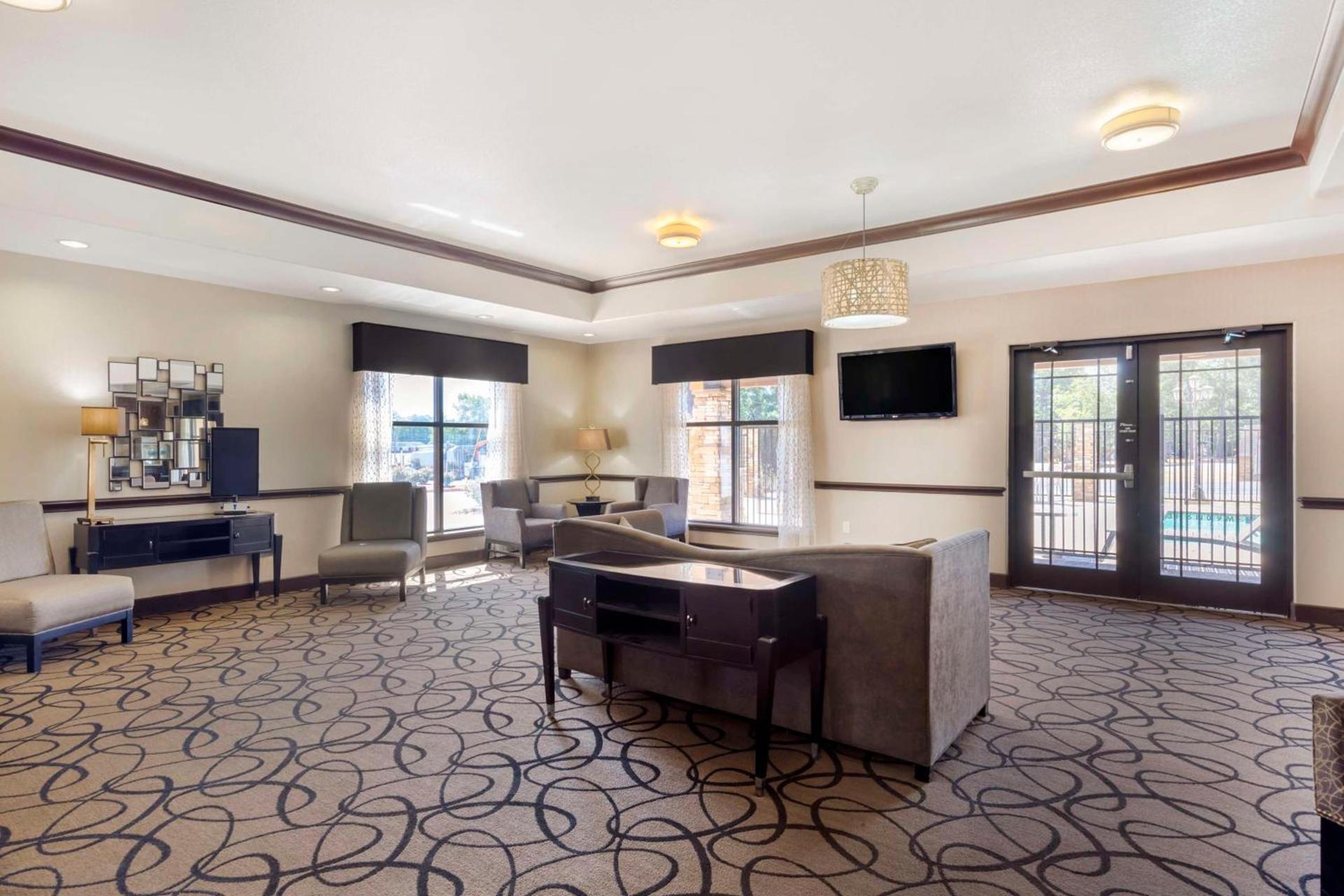 Best Western Plus Classic Inn and Suites photo 10