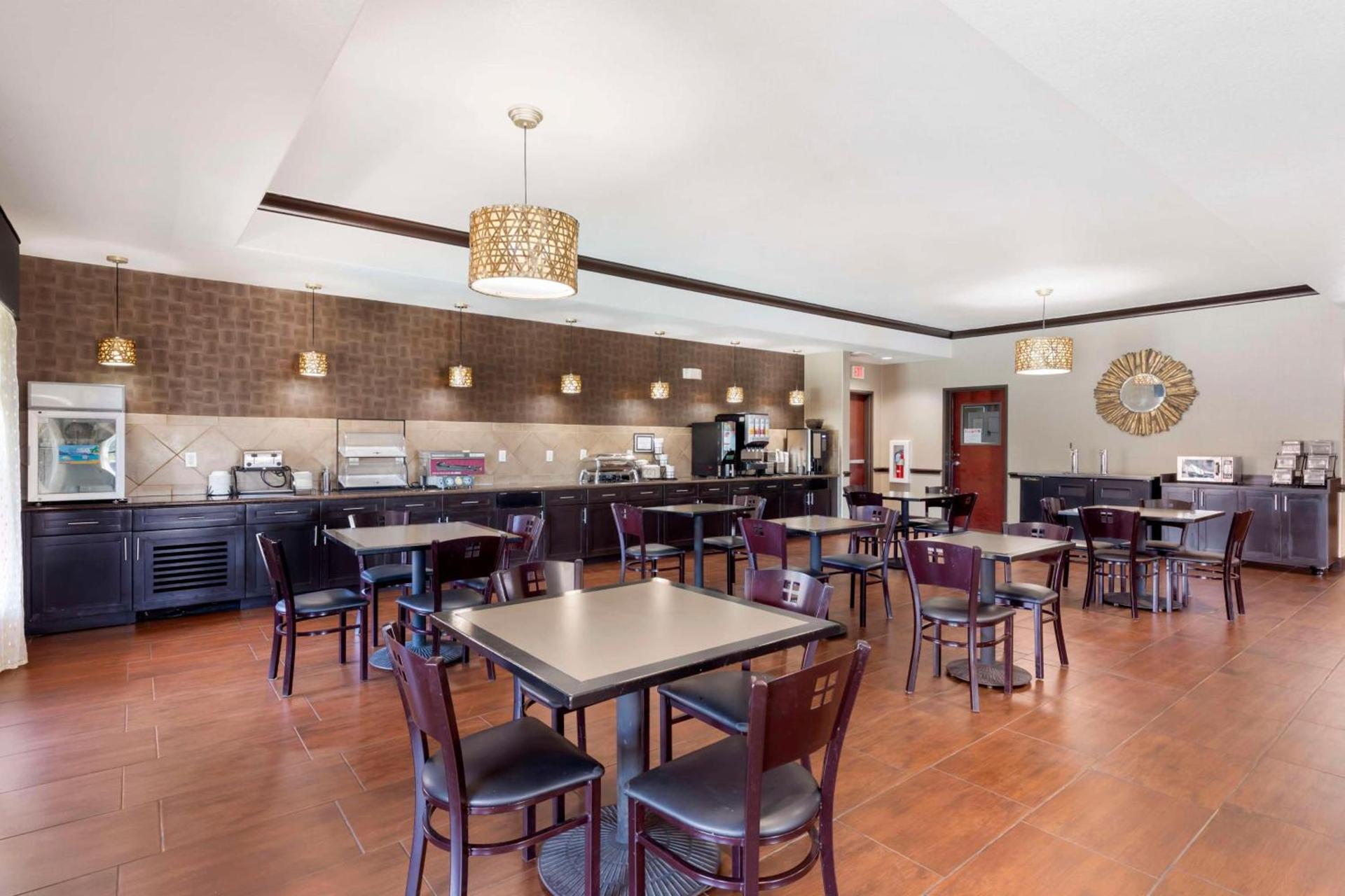 Best Western Plus Classic Inn and Suites photo 5