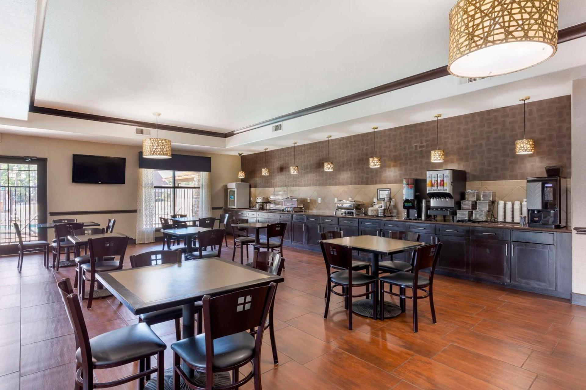 Best Western Plus Classic Inn and Suites photo 36