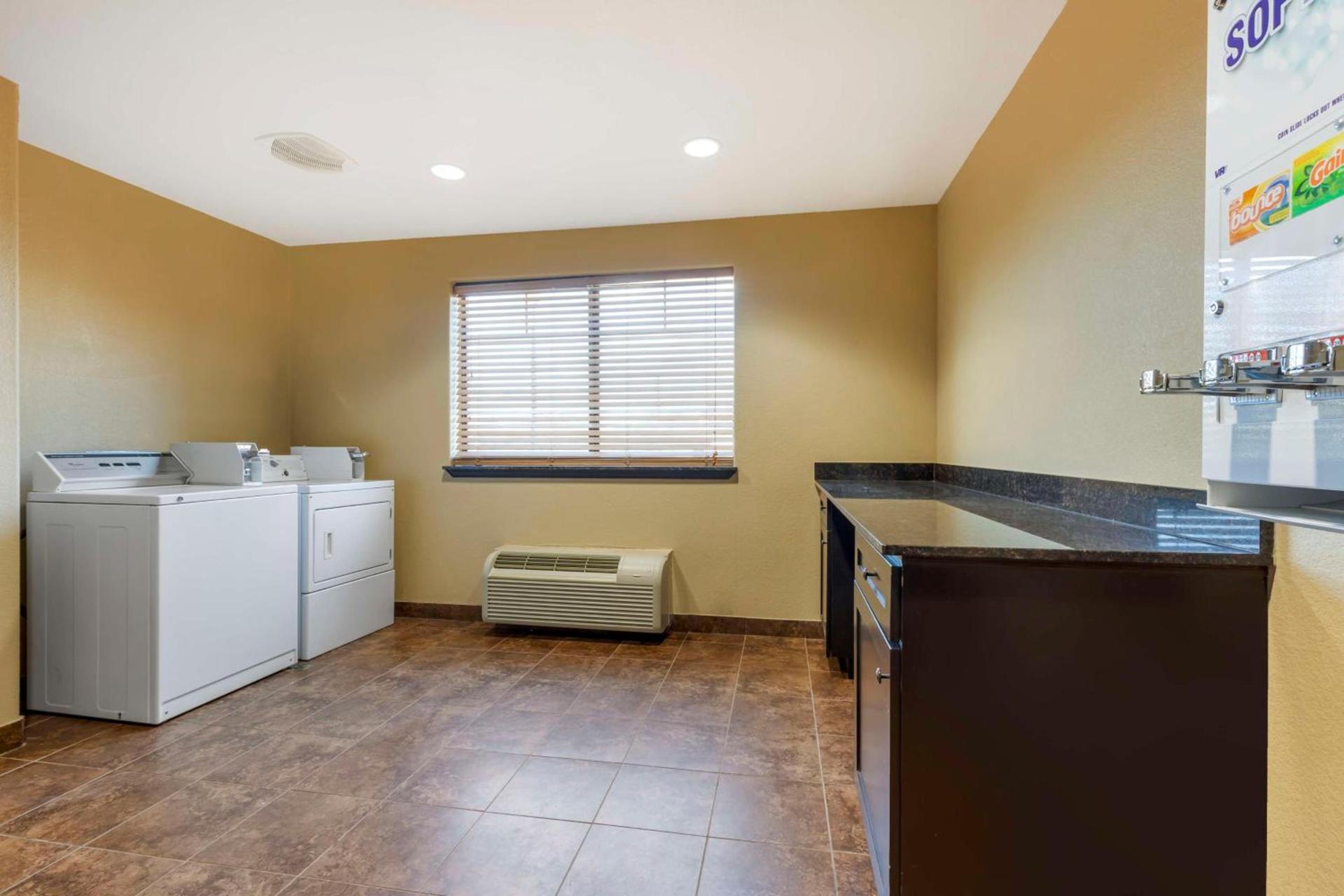 Best Western Plus Classic Inn and Suites photo 34