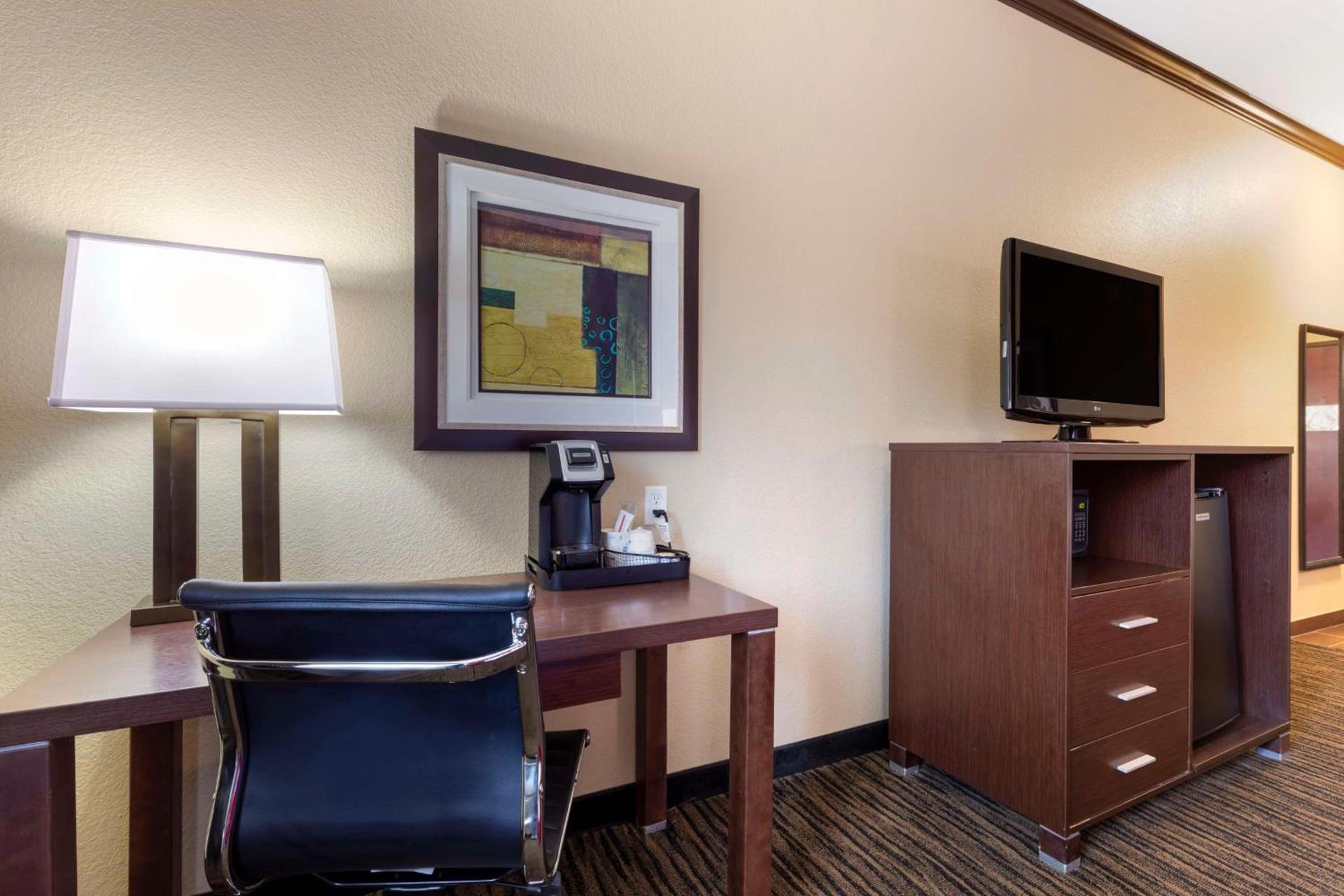 Best Western Plus Classic Inn and Suites photo 15