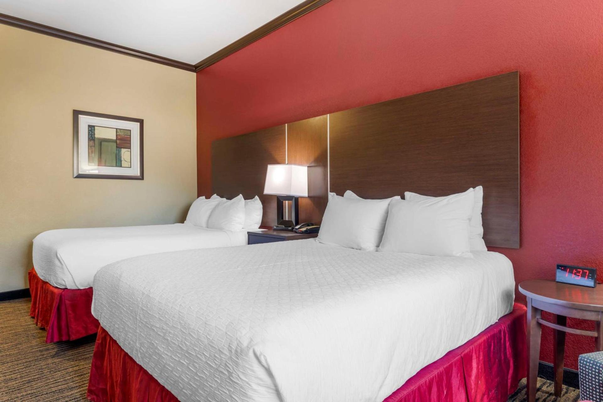 Best Western Plus Classic Inn and Suites photo 3