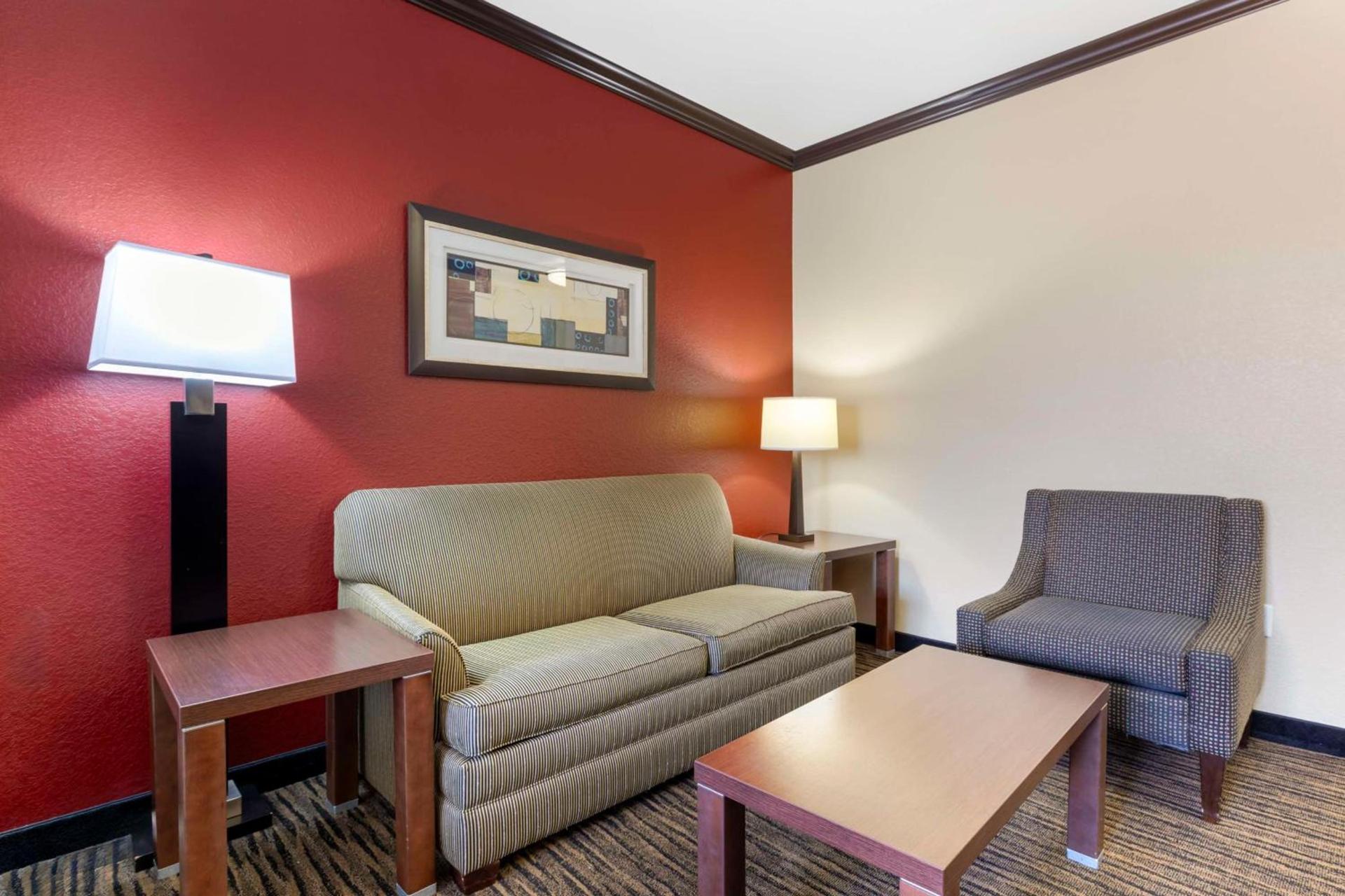 Best Western Plus Classic Inn and Suites photo 18