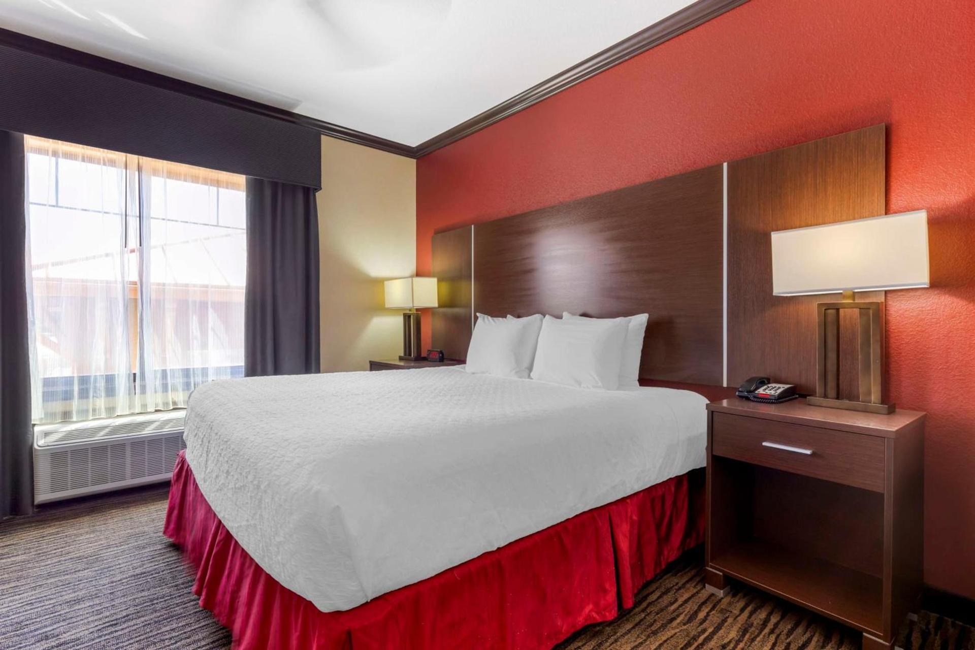 Best Western Plus Classic Inn and Suites photo 19
