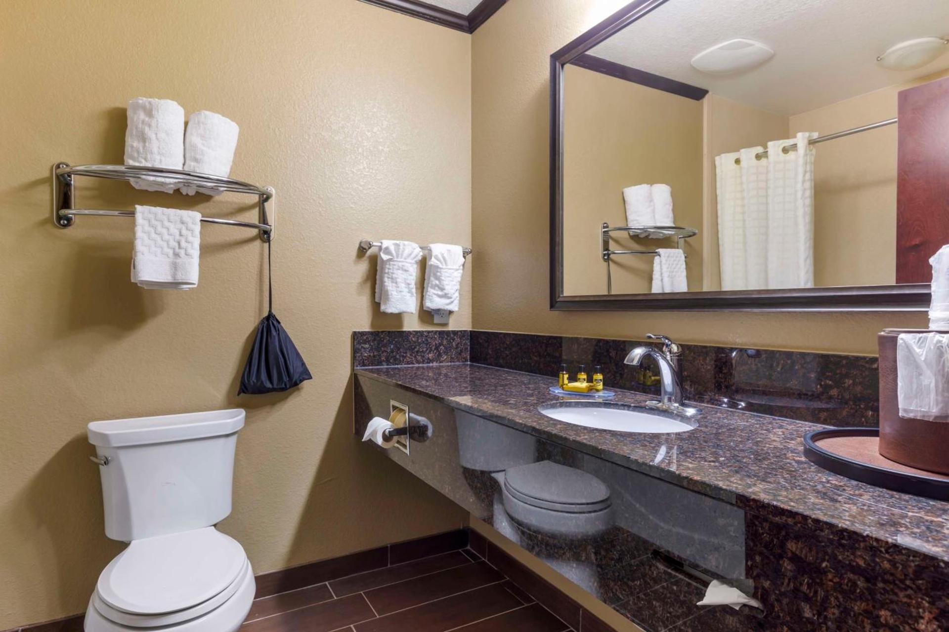 Best Western Plus Classic Inn and Suites photo 21