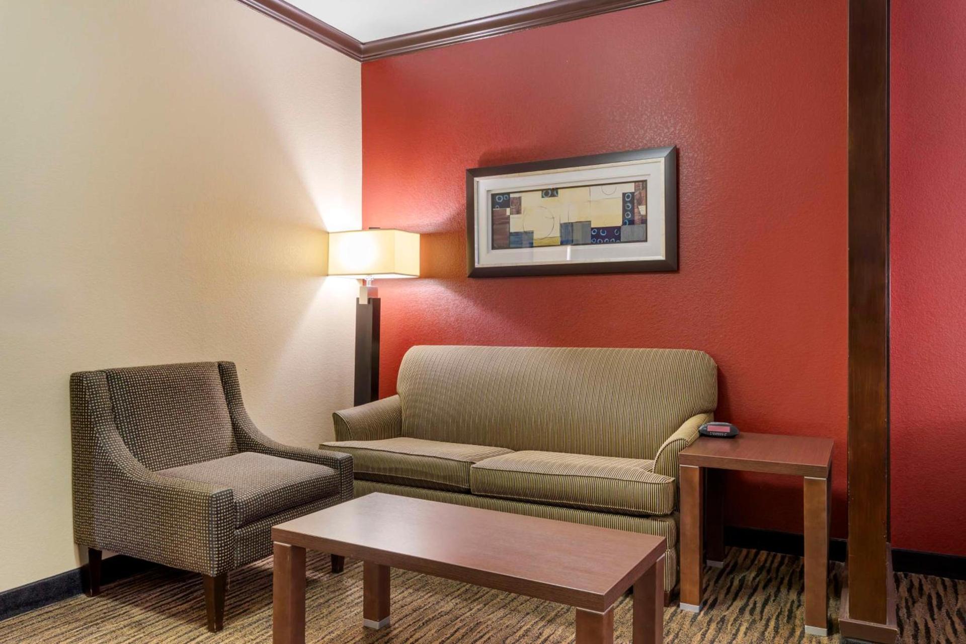 Best Western Plus Classic Inn and Suites photo 24