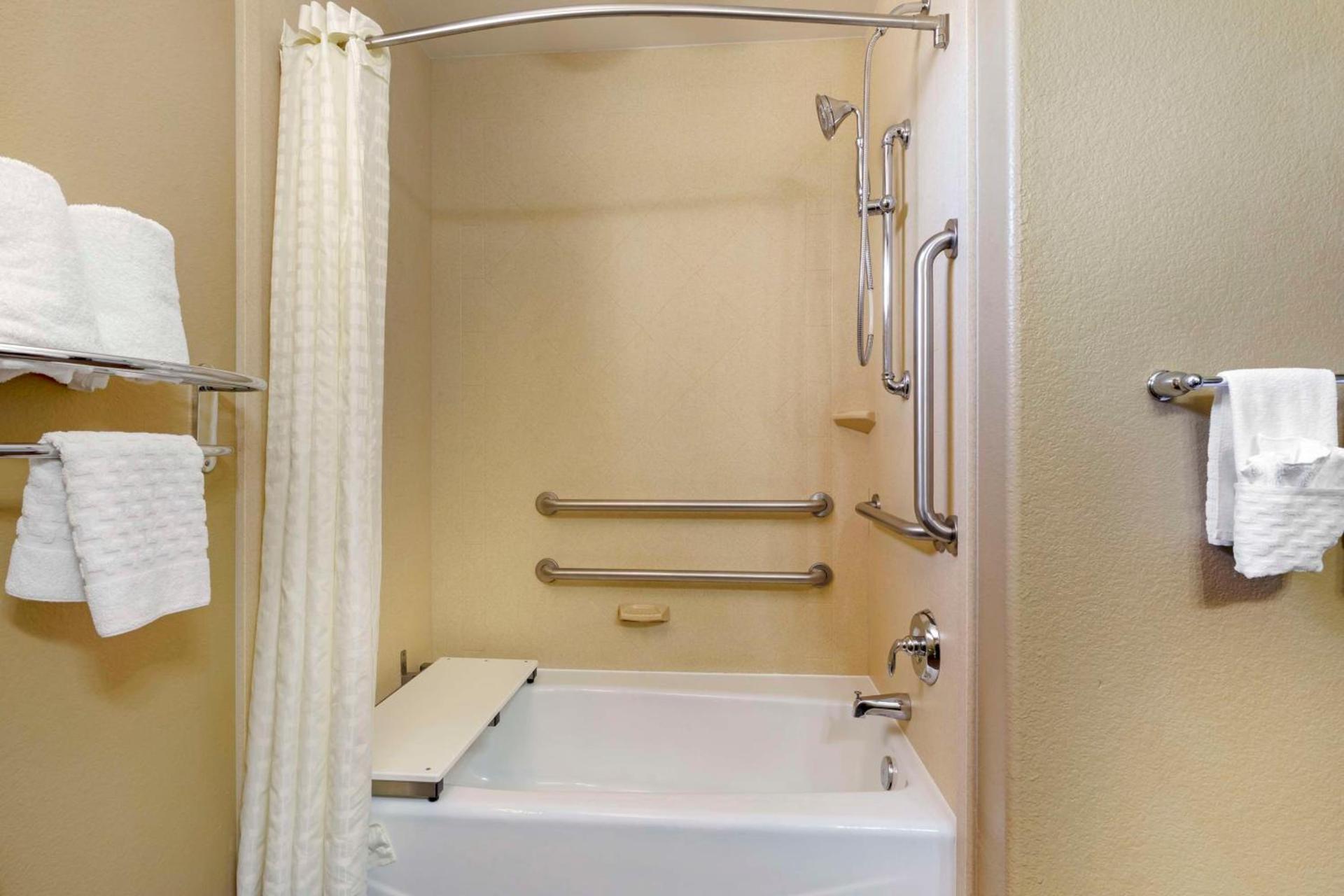 Best Western Plus Classic Inn and Suites photo 29
