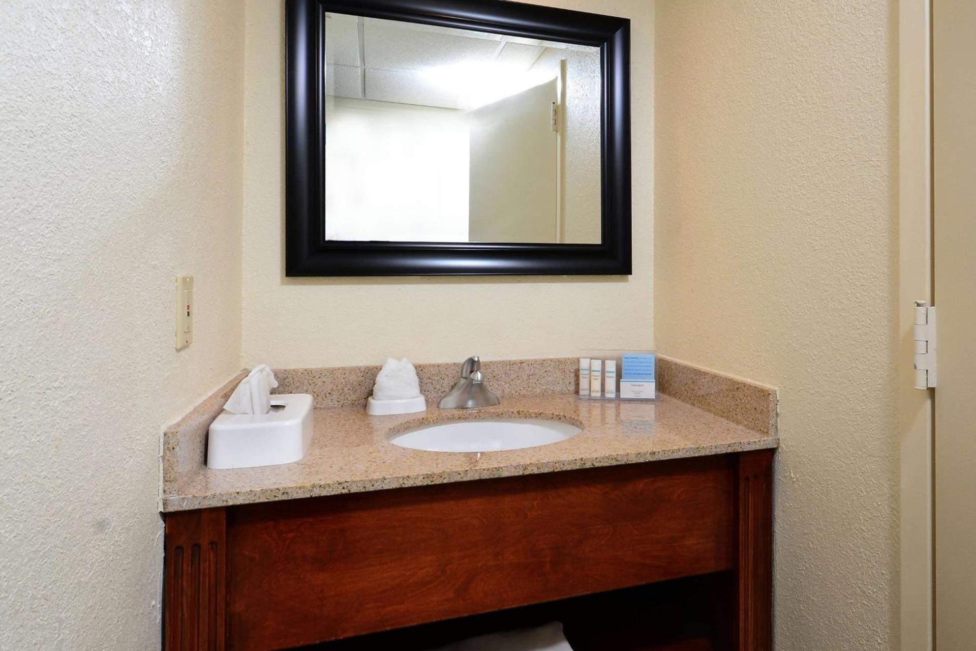 Hampton Inn Raleigh/Town of Wake Forest photo 24