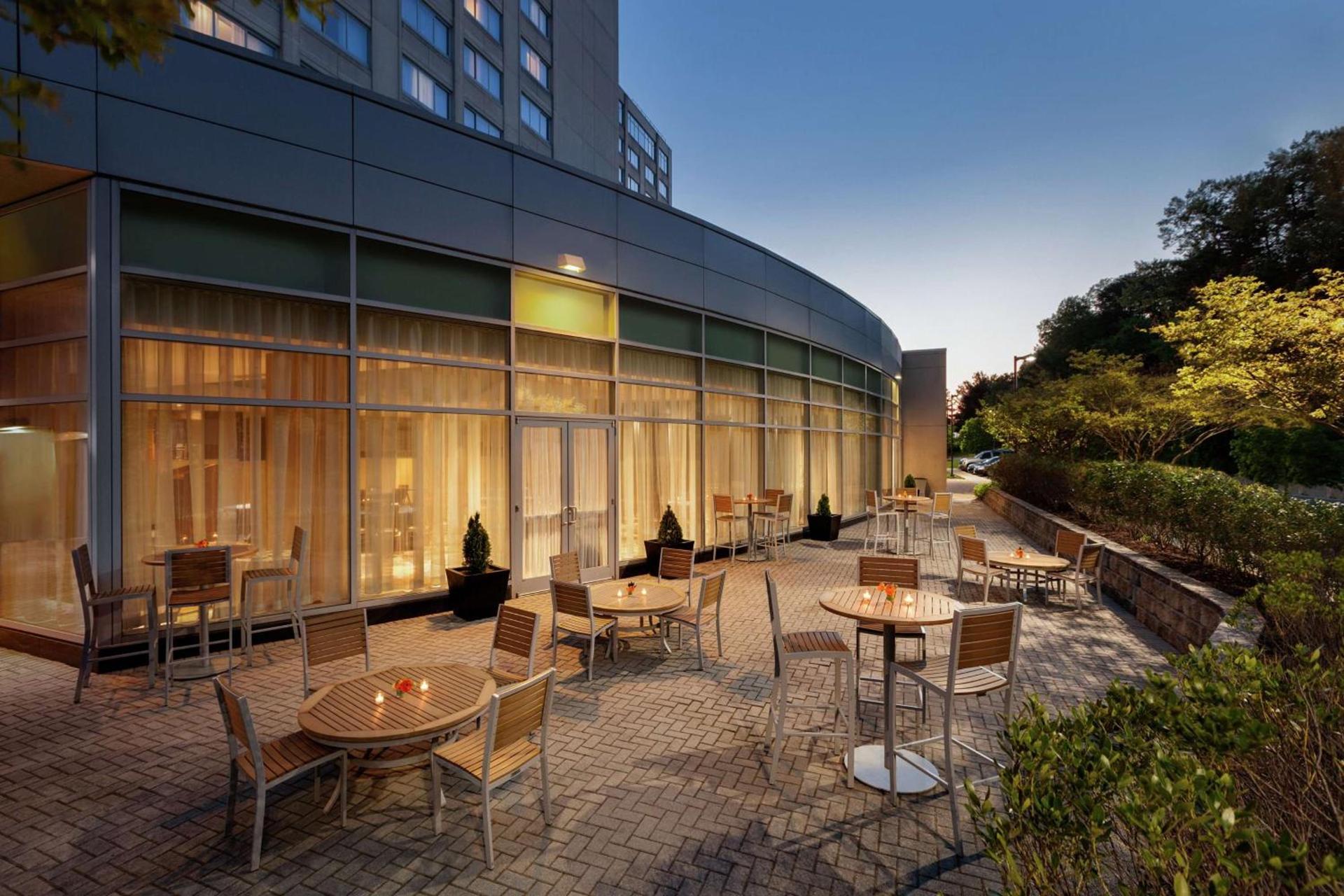 Hilton Baltimore BWI Airport photo 2