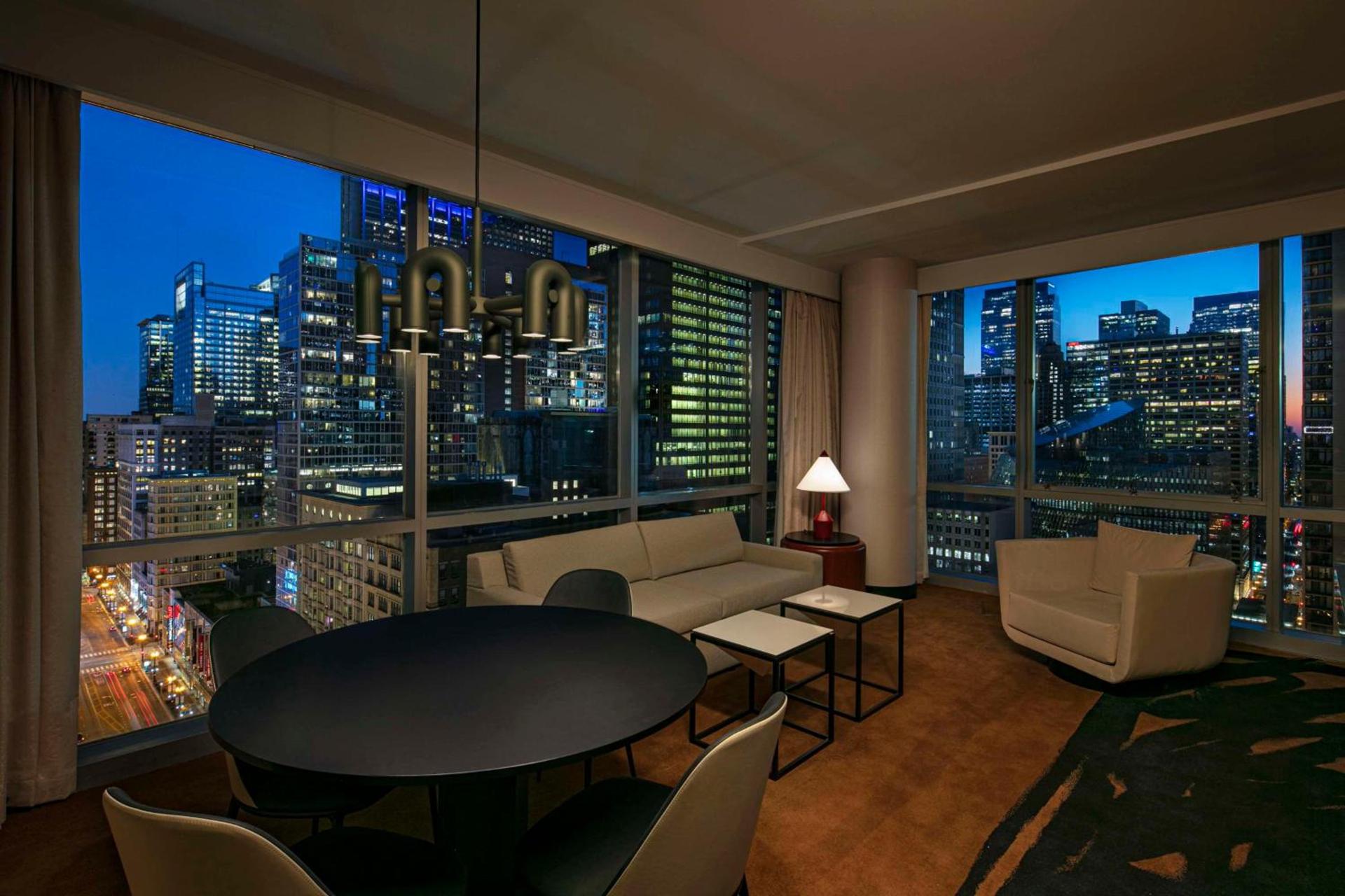theWit Chicago, a Hilton Hotel photo 13