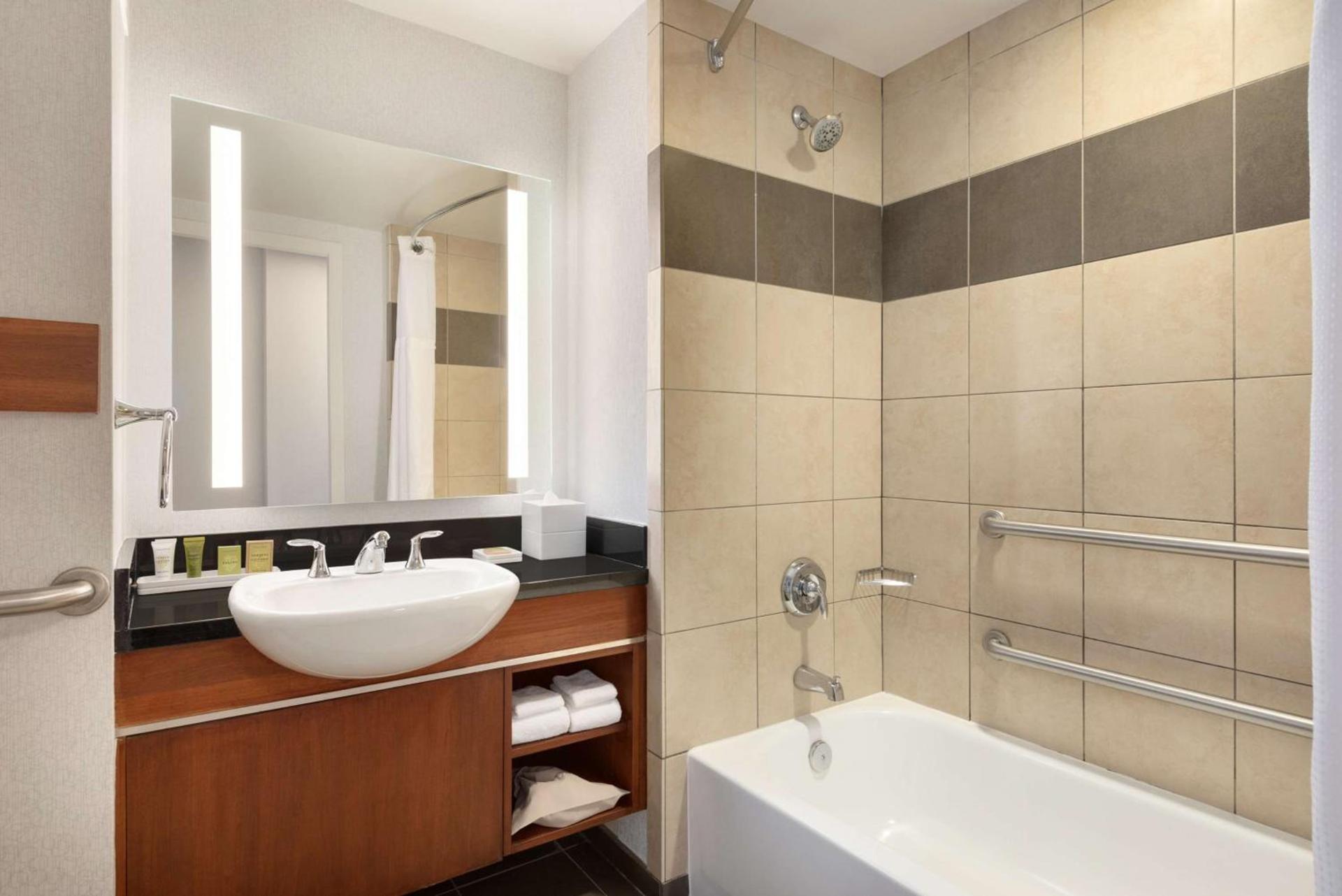 Hilton Baltimore BWI Airport photo 15