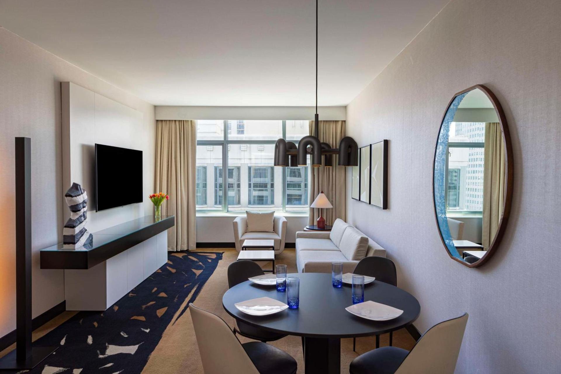 theWit Chicago, a Hilton Hotel photo 14