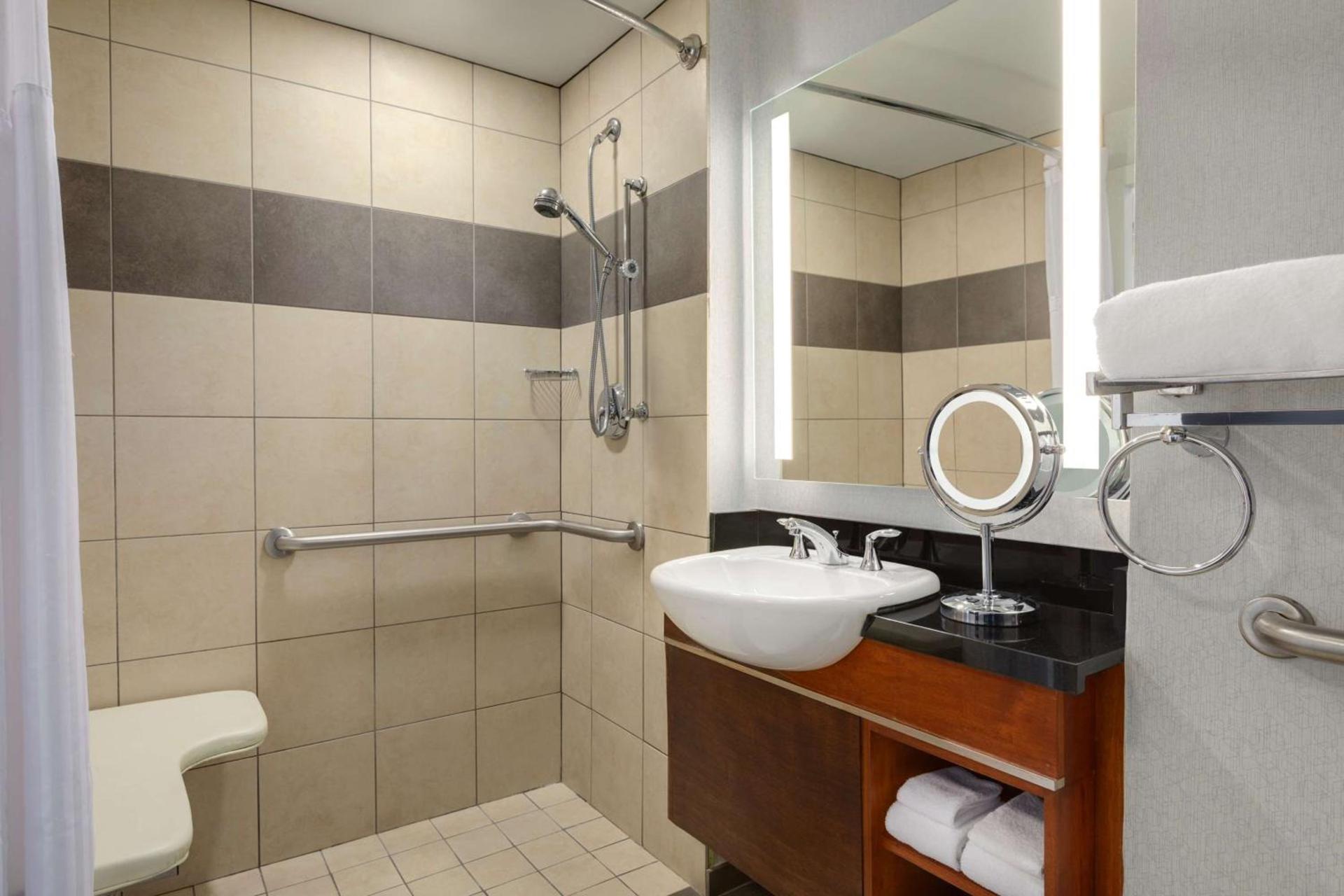 Hilton Baltimore BWI Airport photo 39