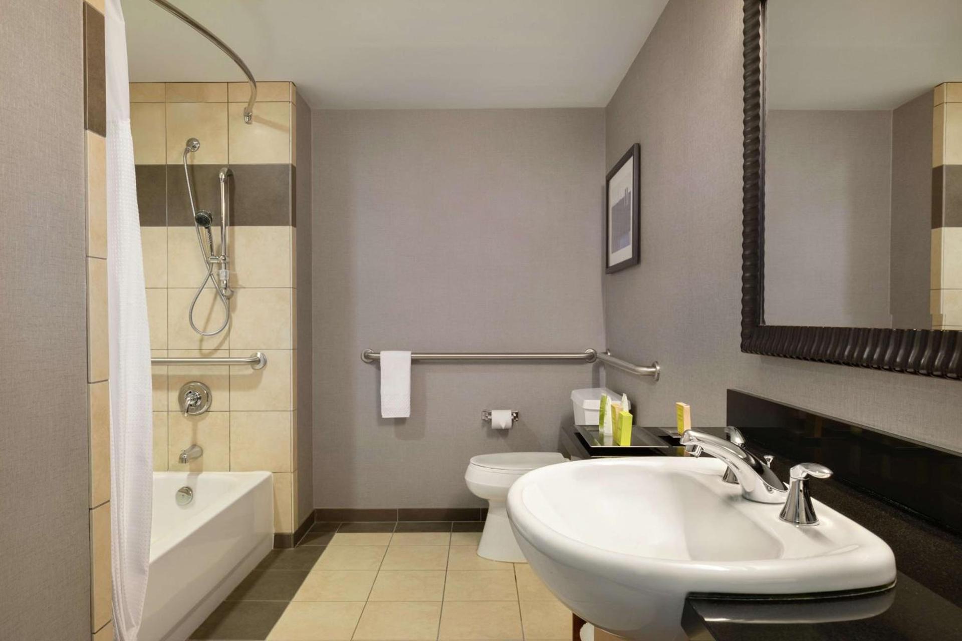 Hilton Baltimore BWI Airport photo 43