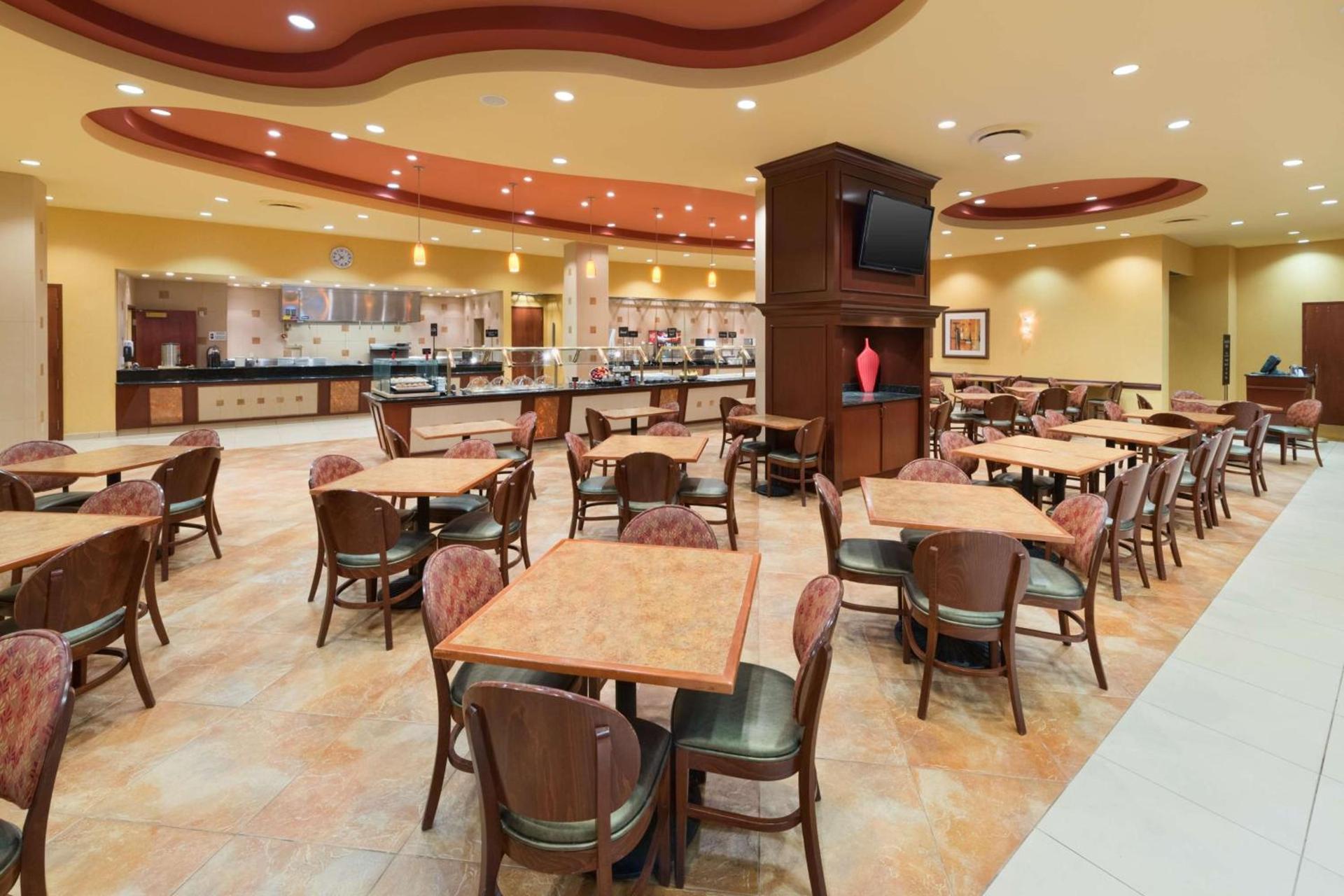 Embassy Suites Murfreesboro - Hotel & Conference Center photo 14