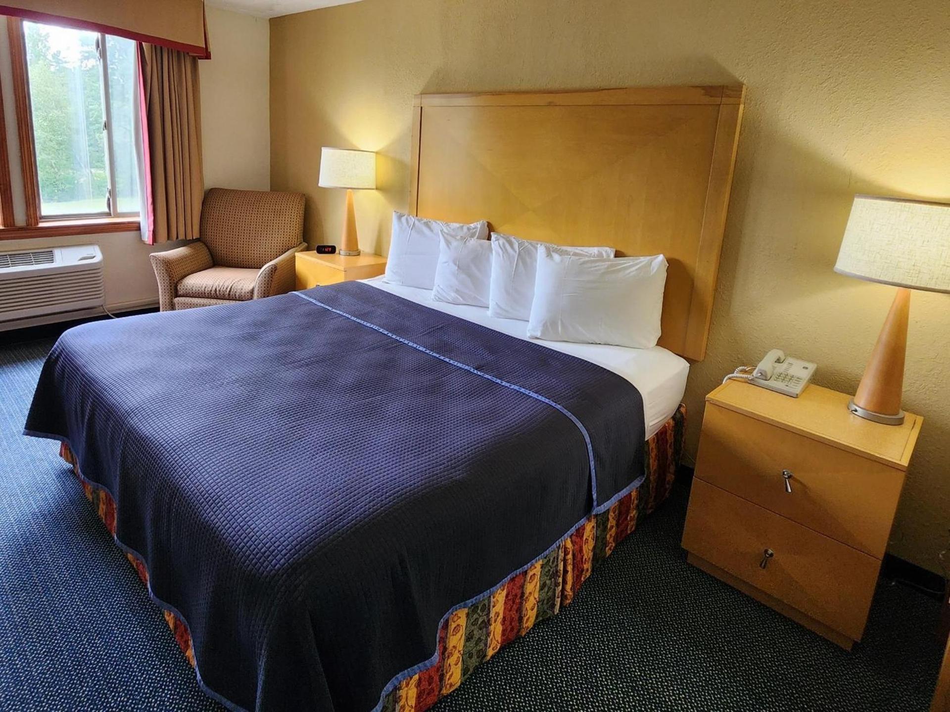 Katahdin Inn & Suites photo 49