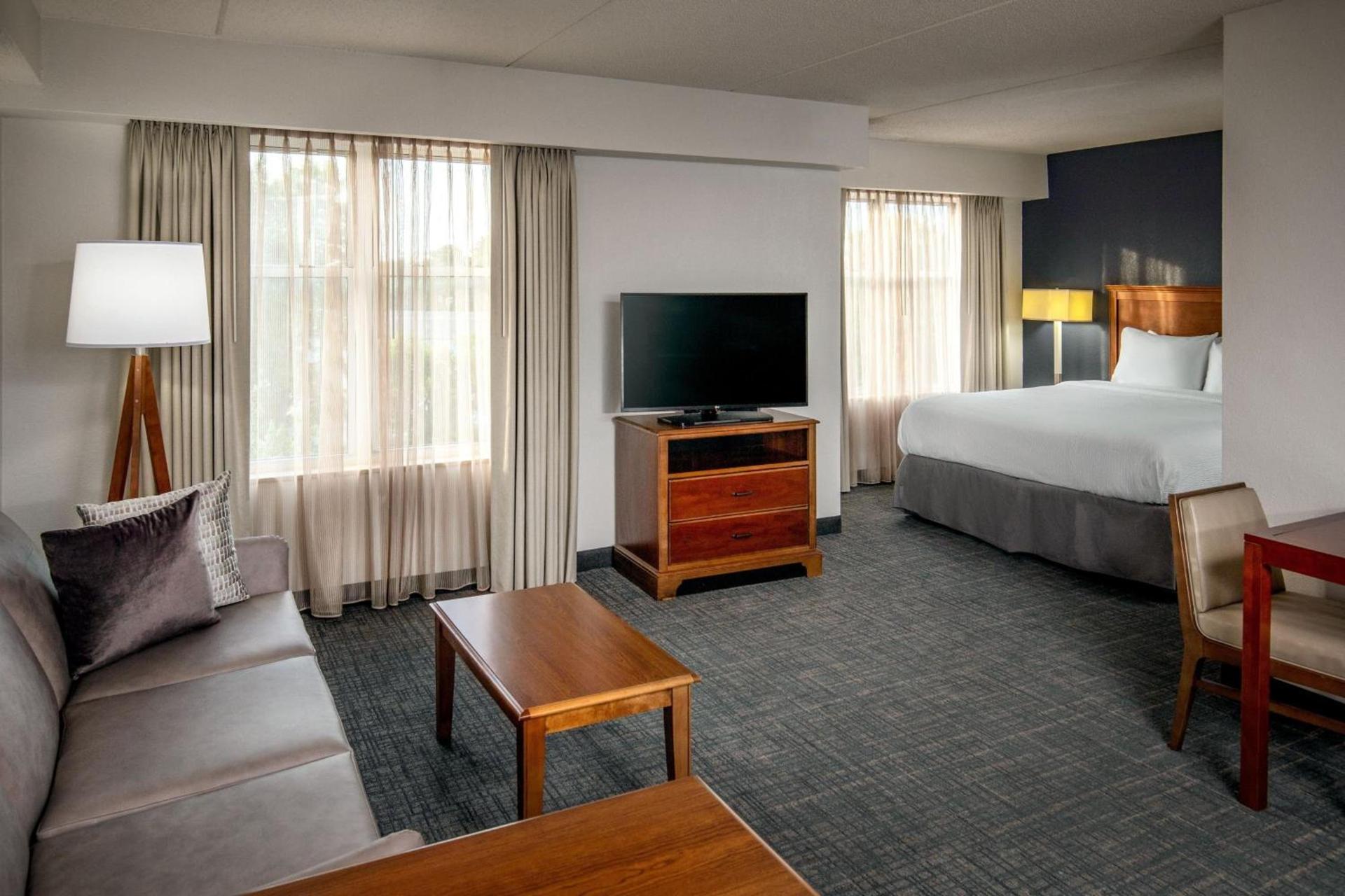 Residence Inn by Marriott Chesapeake Greenbrier photo 32