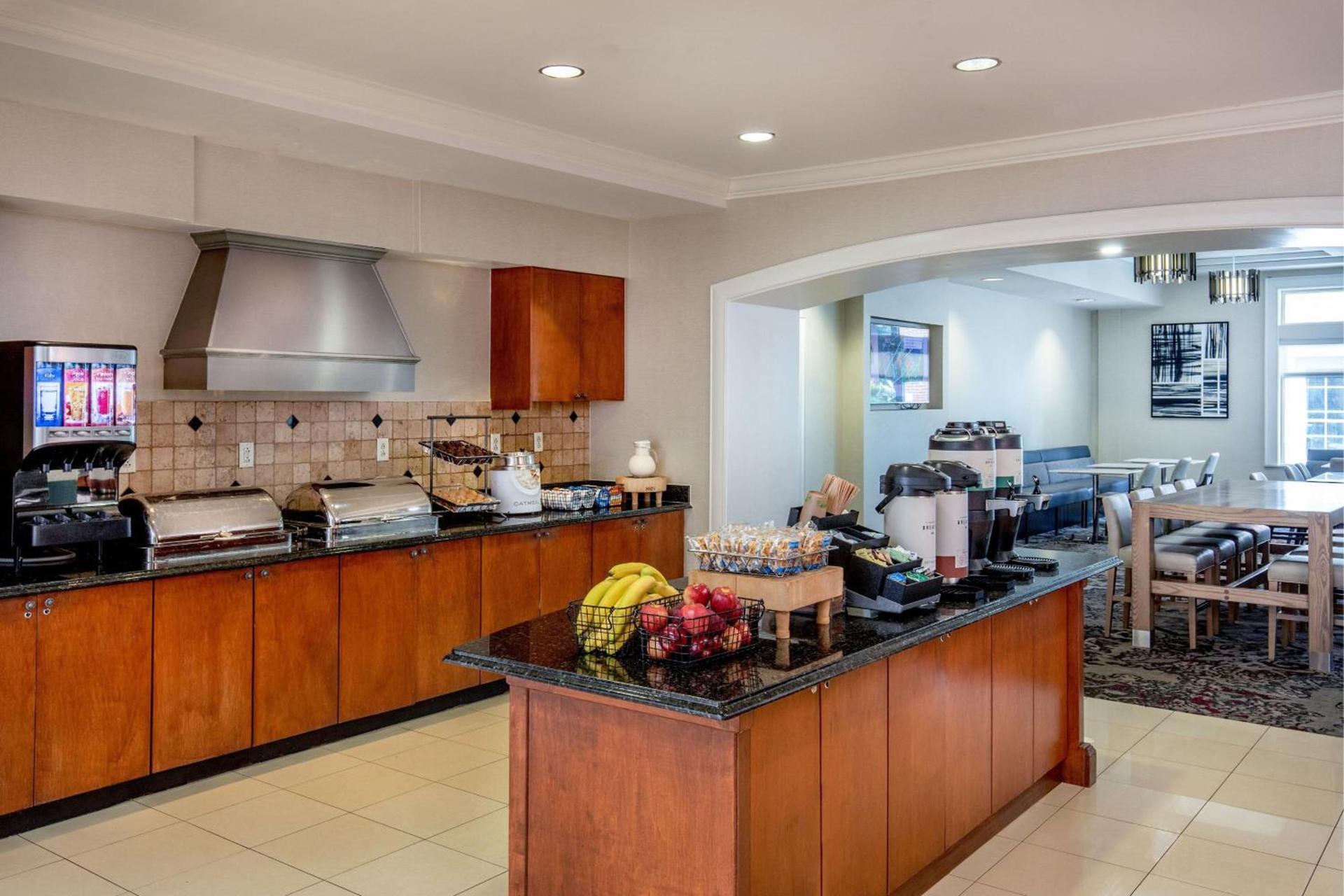 Residence Inn by Marriott Chesapeake Greenbrier photo 51