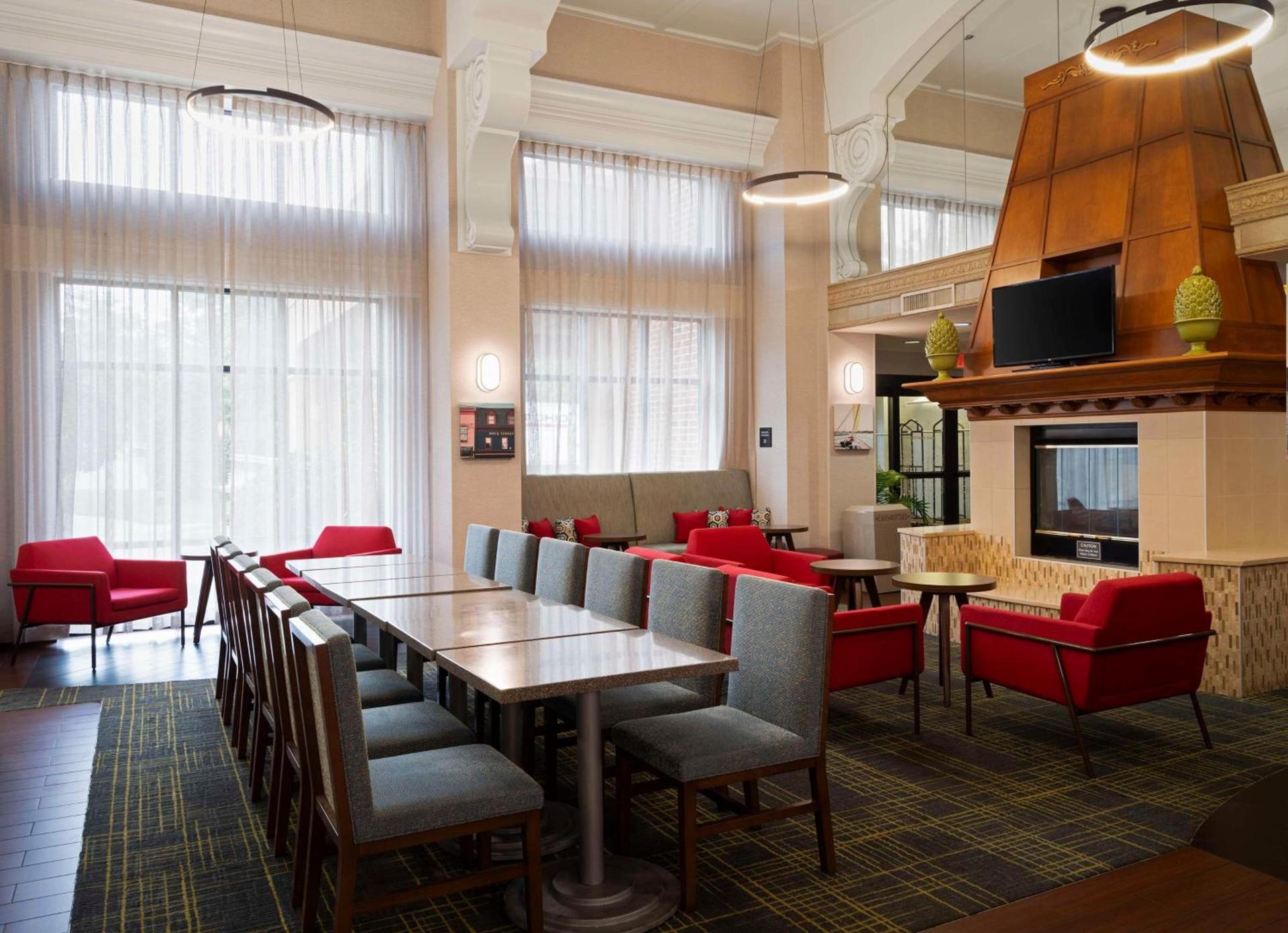 Hampton Inn & Suites Arundel Mills/Baltimore photo 4