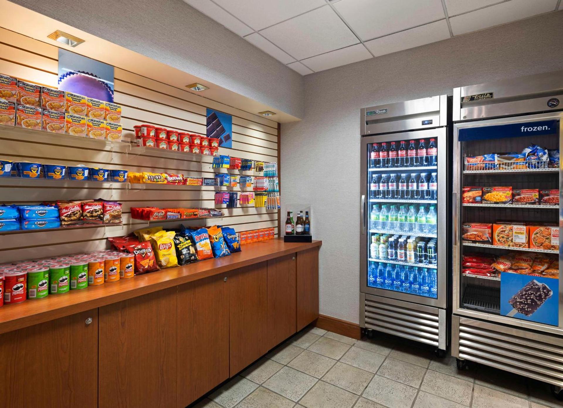 Hampton Inn & Suites Arundel Mills/Baltimore photo 10