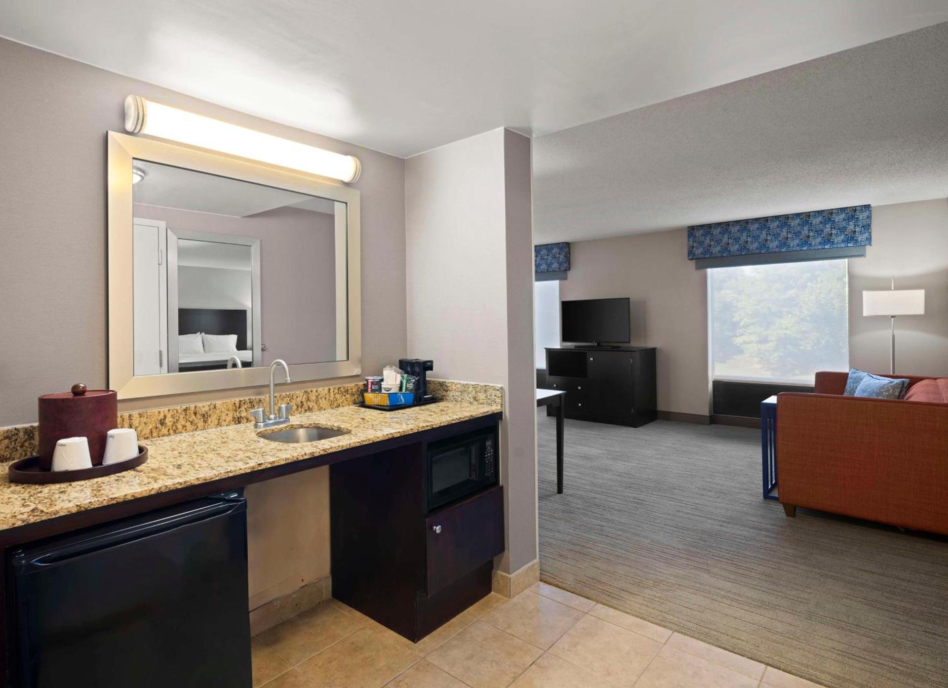 Hampton Inn & Suites Arundel Mills/Baltimore photo 13