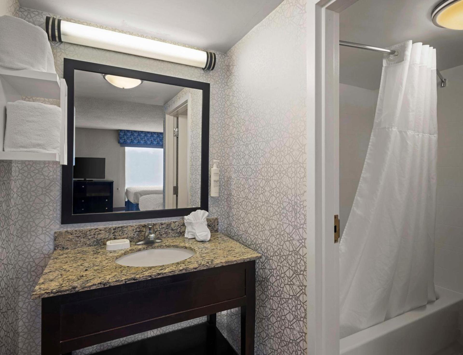 Hampton Inn & Suites Arundel Mills/Baltimore photo 28