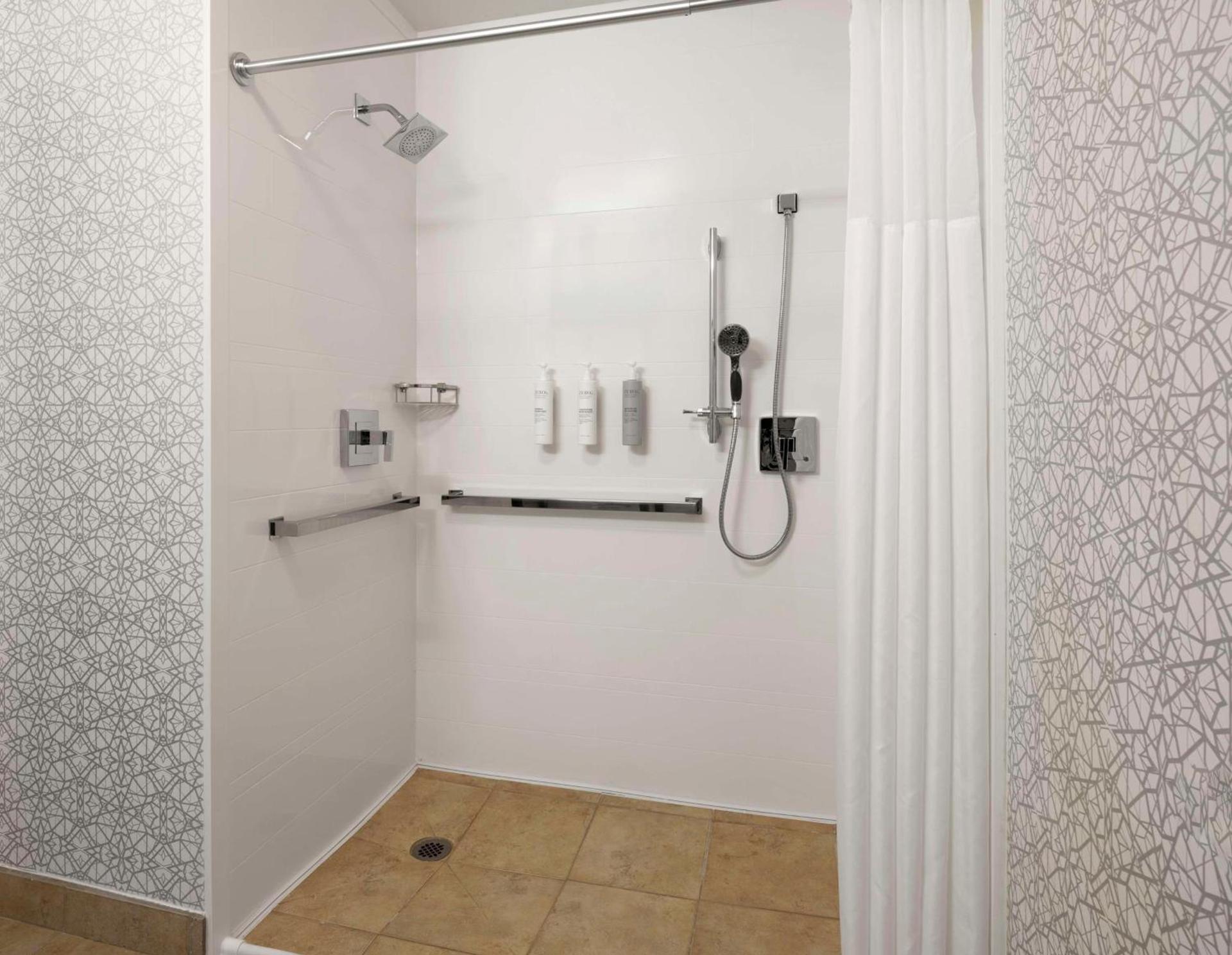 Hampton Inn & Suites Arundel Mills/Baltimore photo 33
