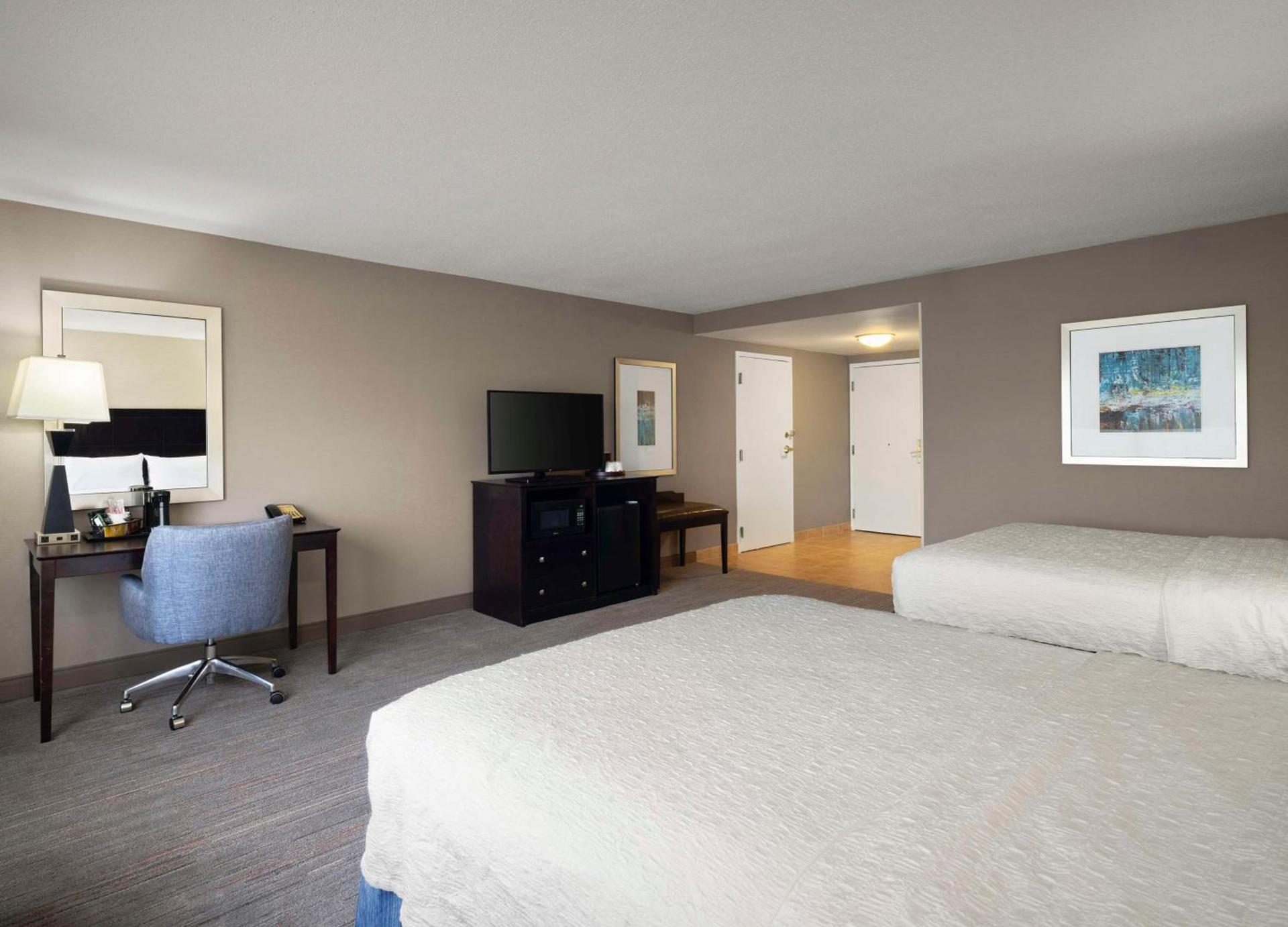 Hampton Inn & Suites Arundel Mills/Baltimore photo 38