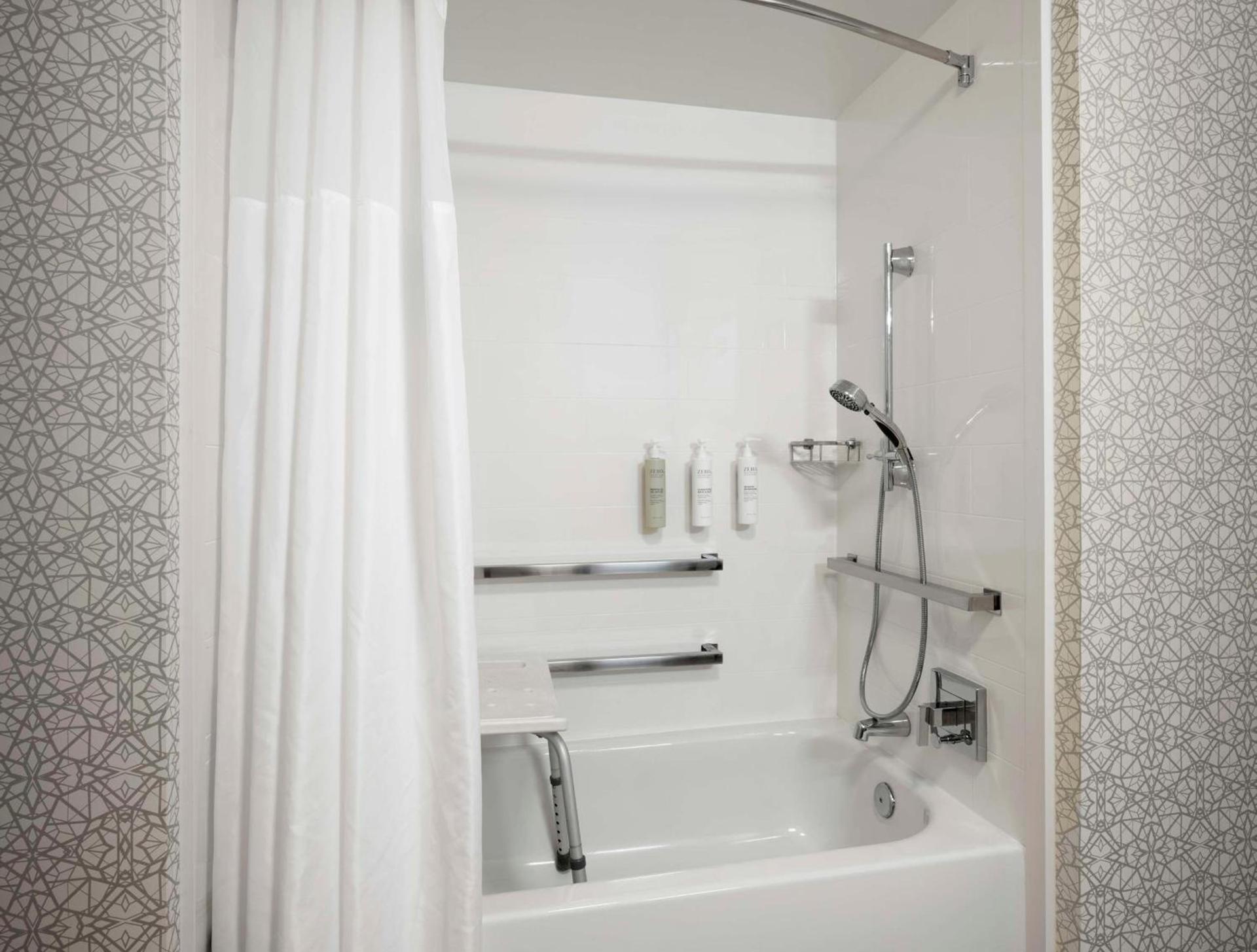 Hampton Inn & Suites Arundel Mills/Baltimore photo 42