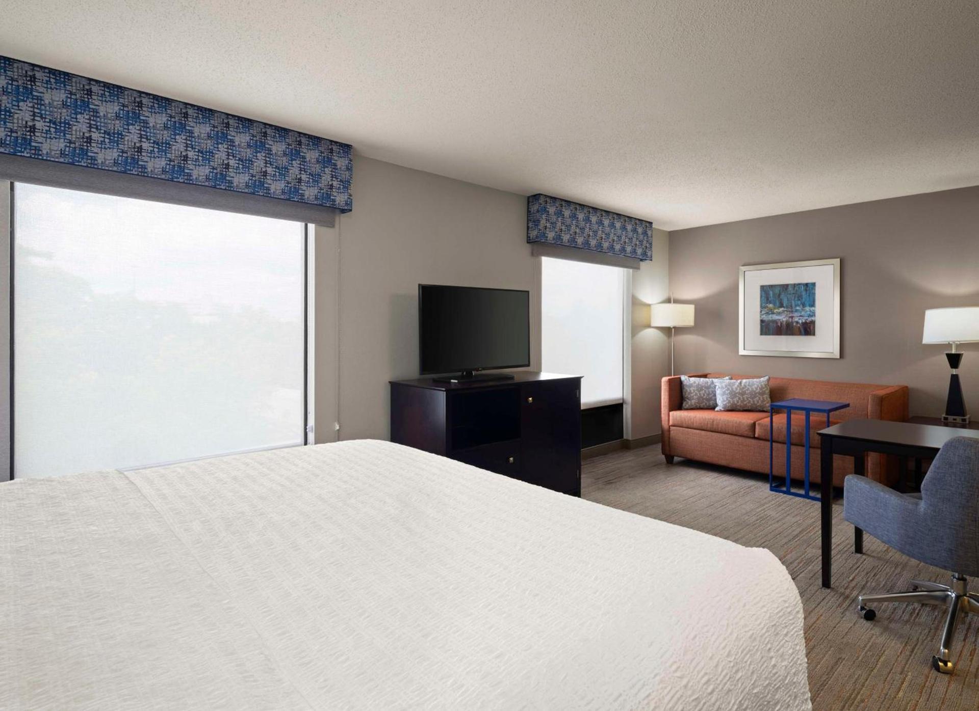 Hampton Inn & Suites Arundel Mills/Baltimore photo 40