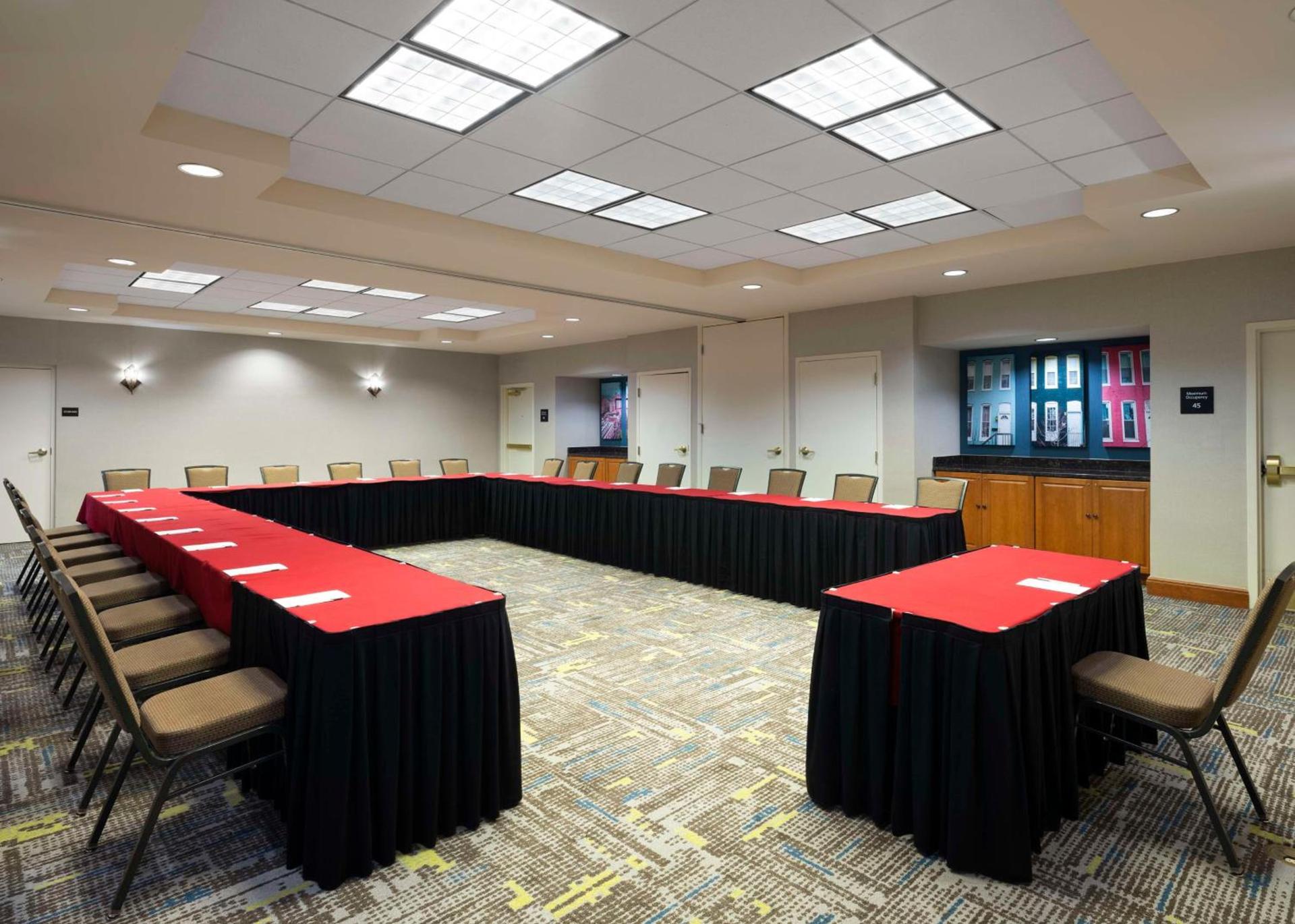 Hampton Inn & Suites Arundel Mills/Baltimore photo 57