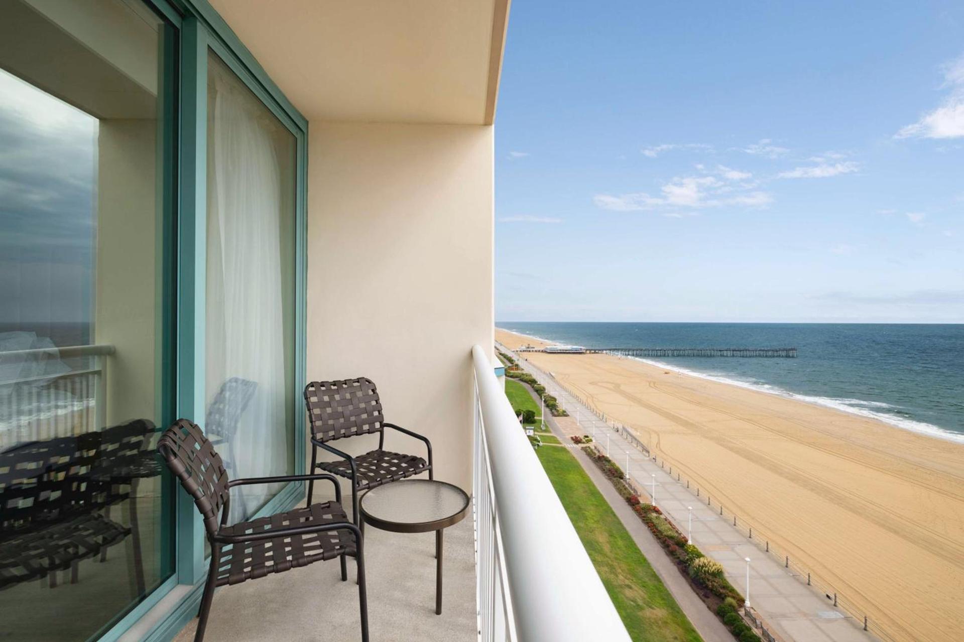 Hampton Inn Virginia Beach-Oceanfront South photo 22