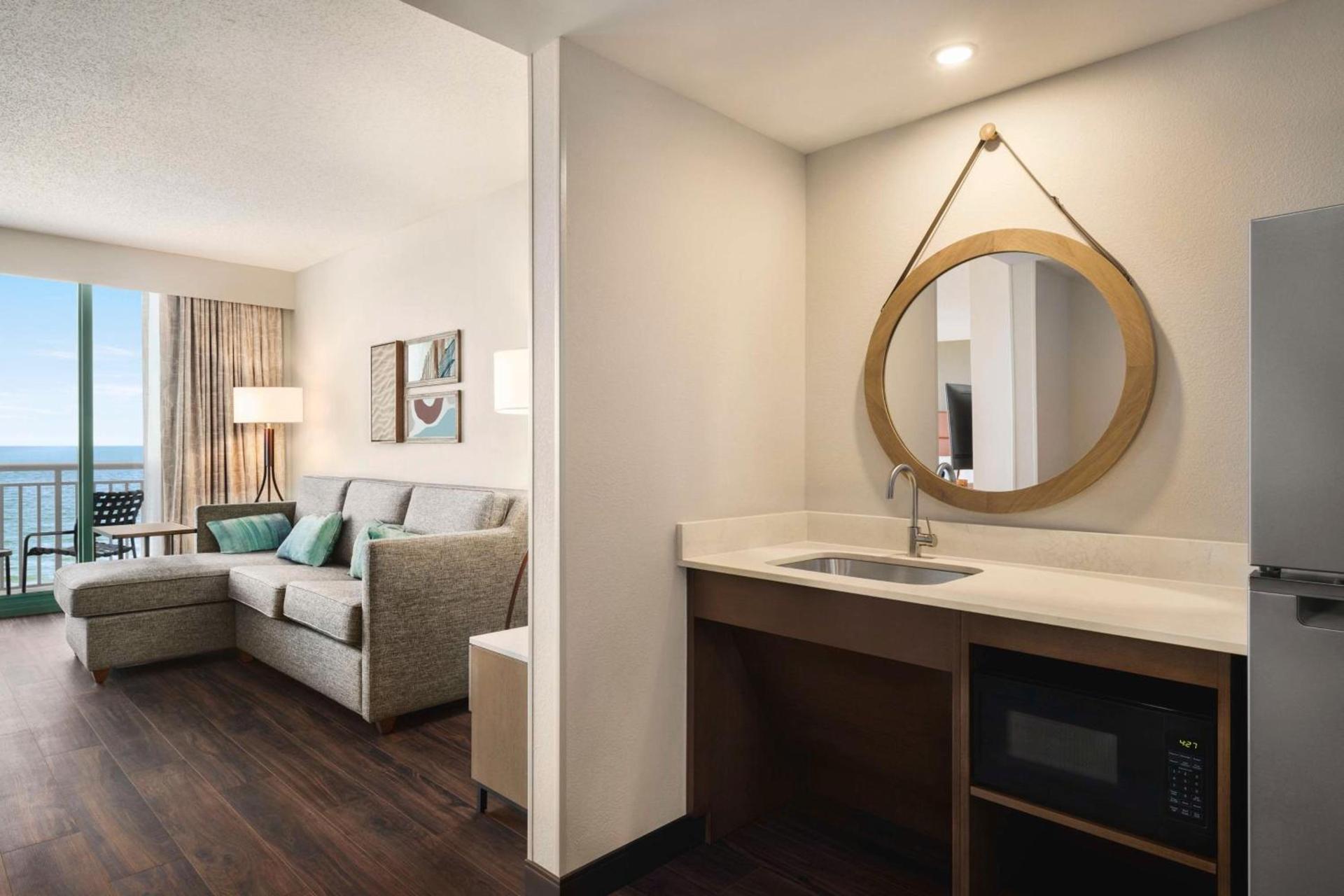 Hampton Inn Virginia Beach-Oceanfront South photo 23
