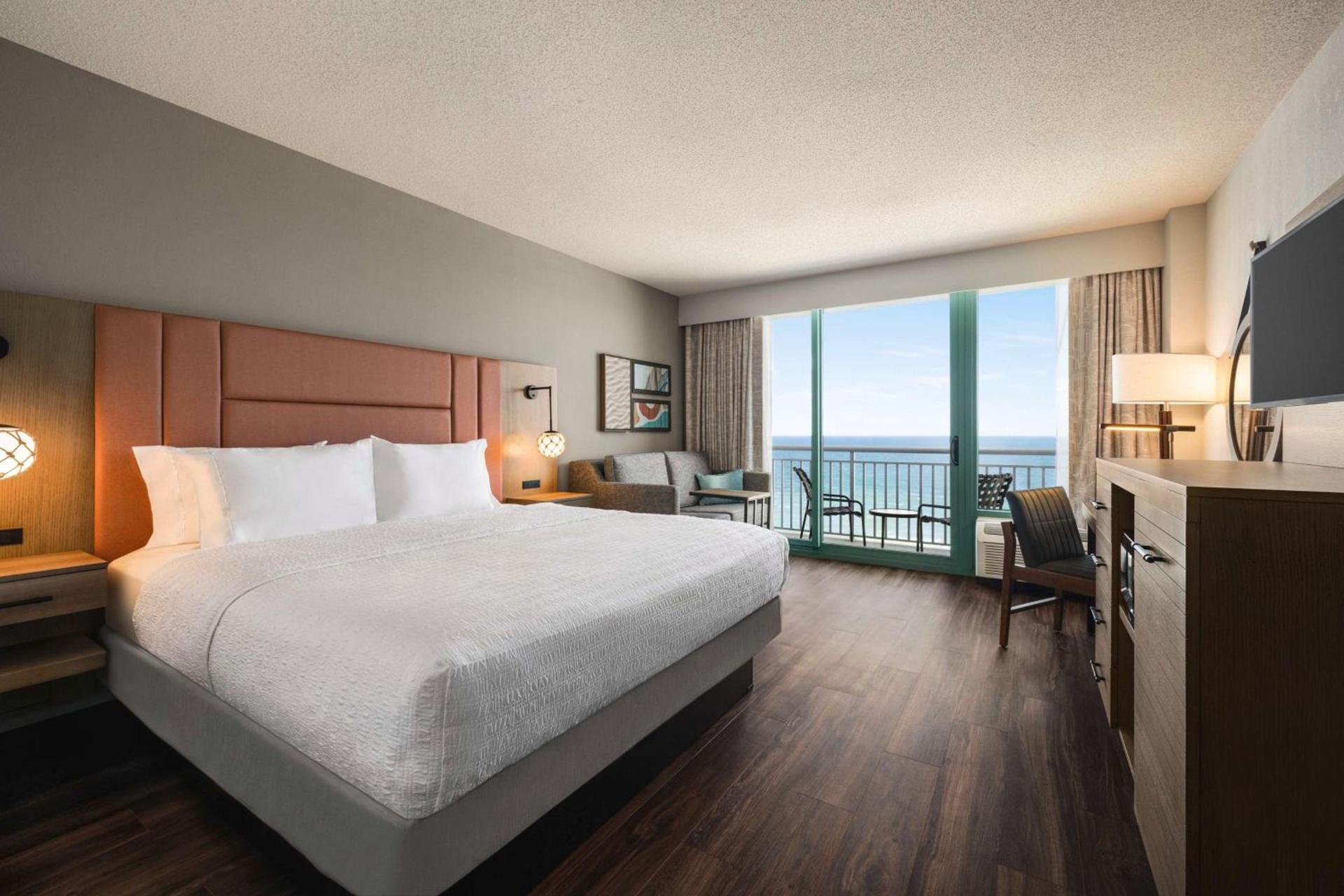 Hampton Inn Virginia Beach-Oceanfront South photo 24
