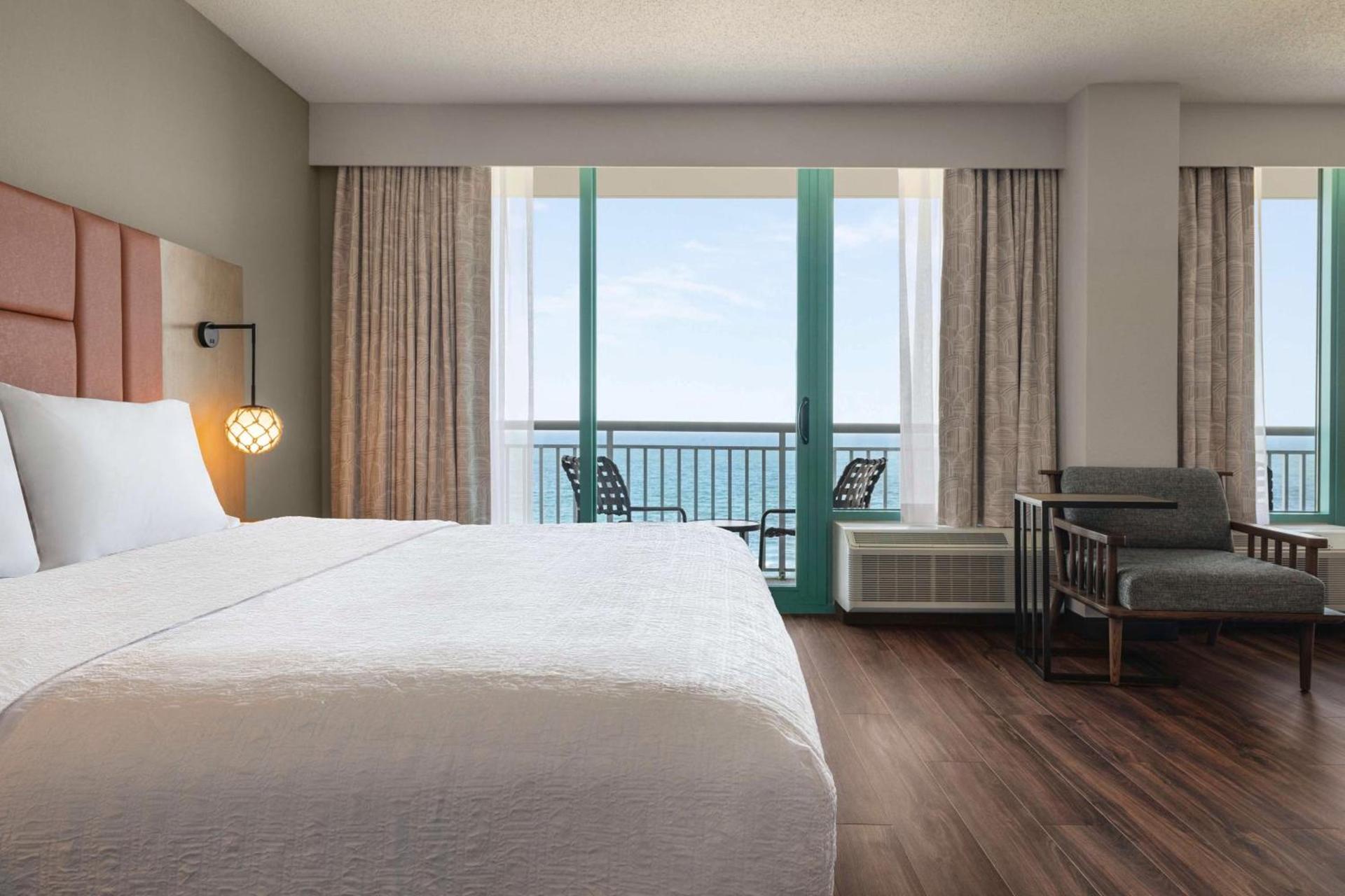 Hampton Inn Virginia Beach-Oceanfront South photo 33