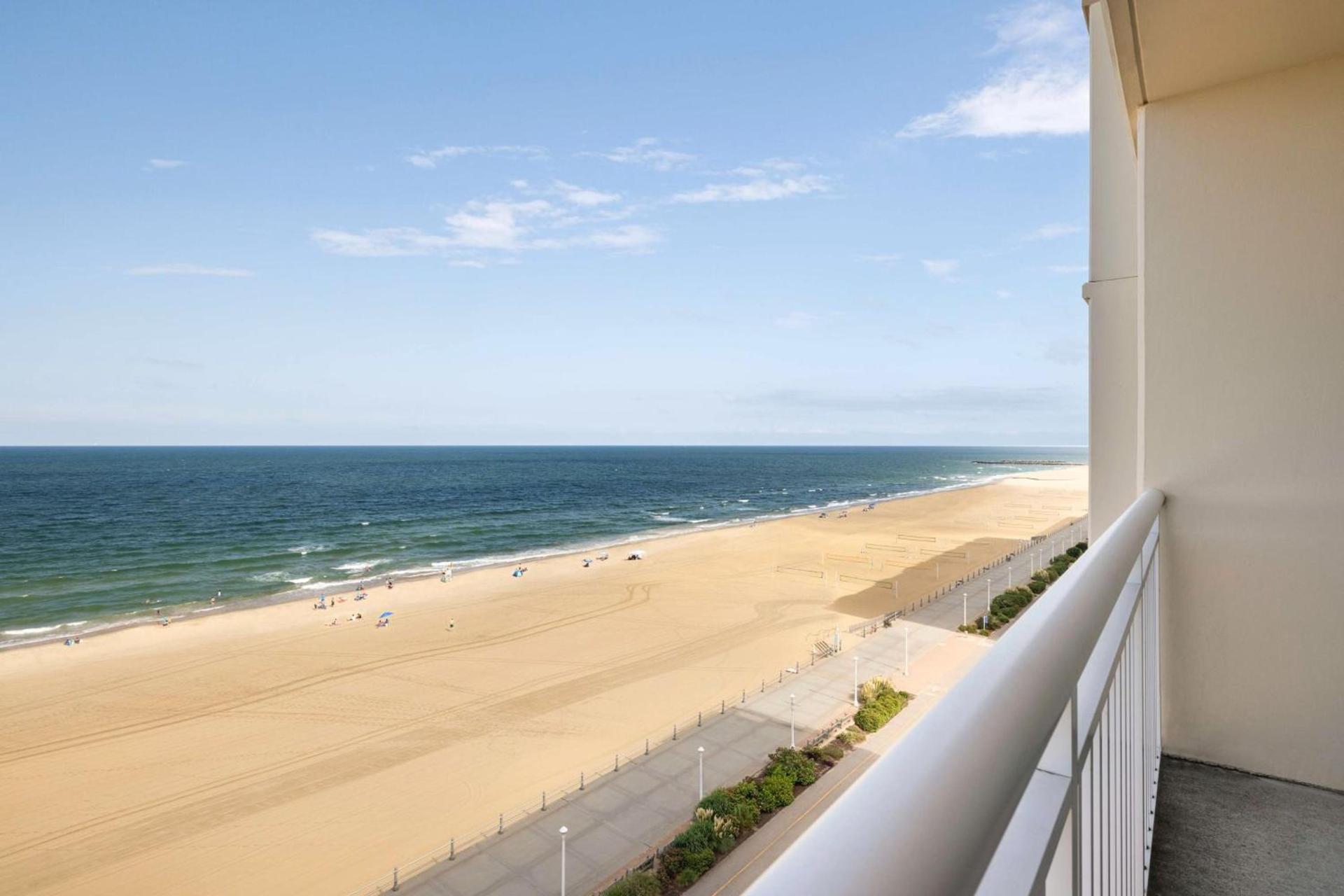 Hampton Inn Virginia Beach-Oceanfront South photo 36