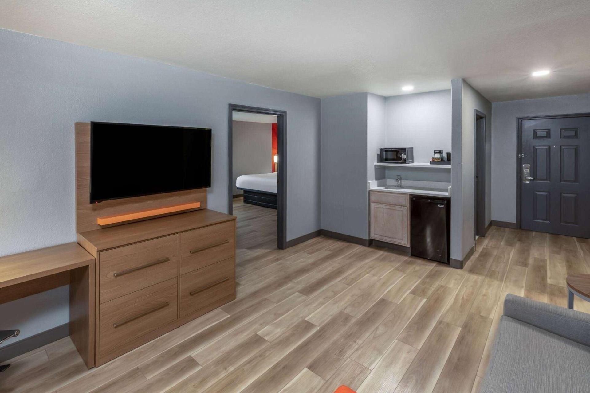 La Quinta by Wyndham New Braunfels photo 73