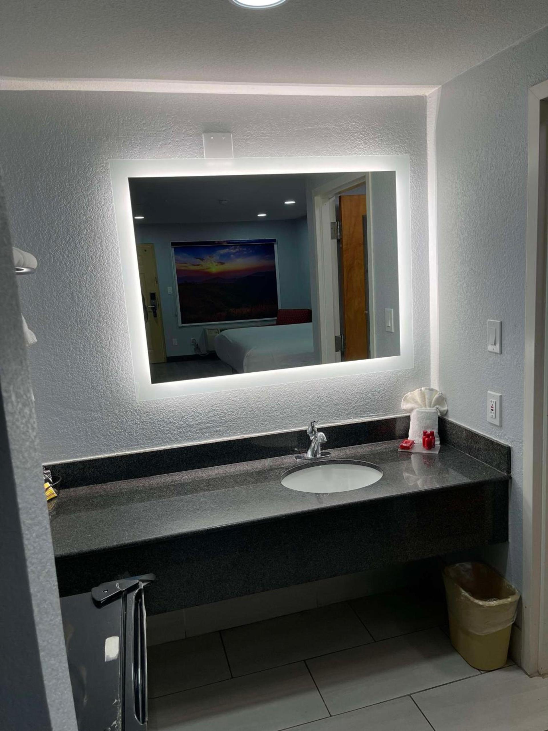 SureStay Hotel by Best Western Childress photo 16