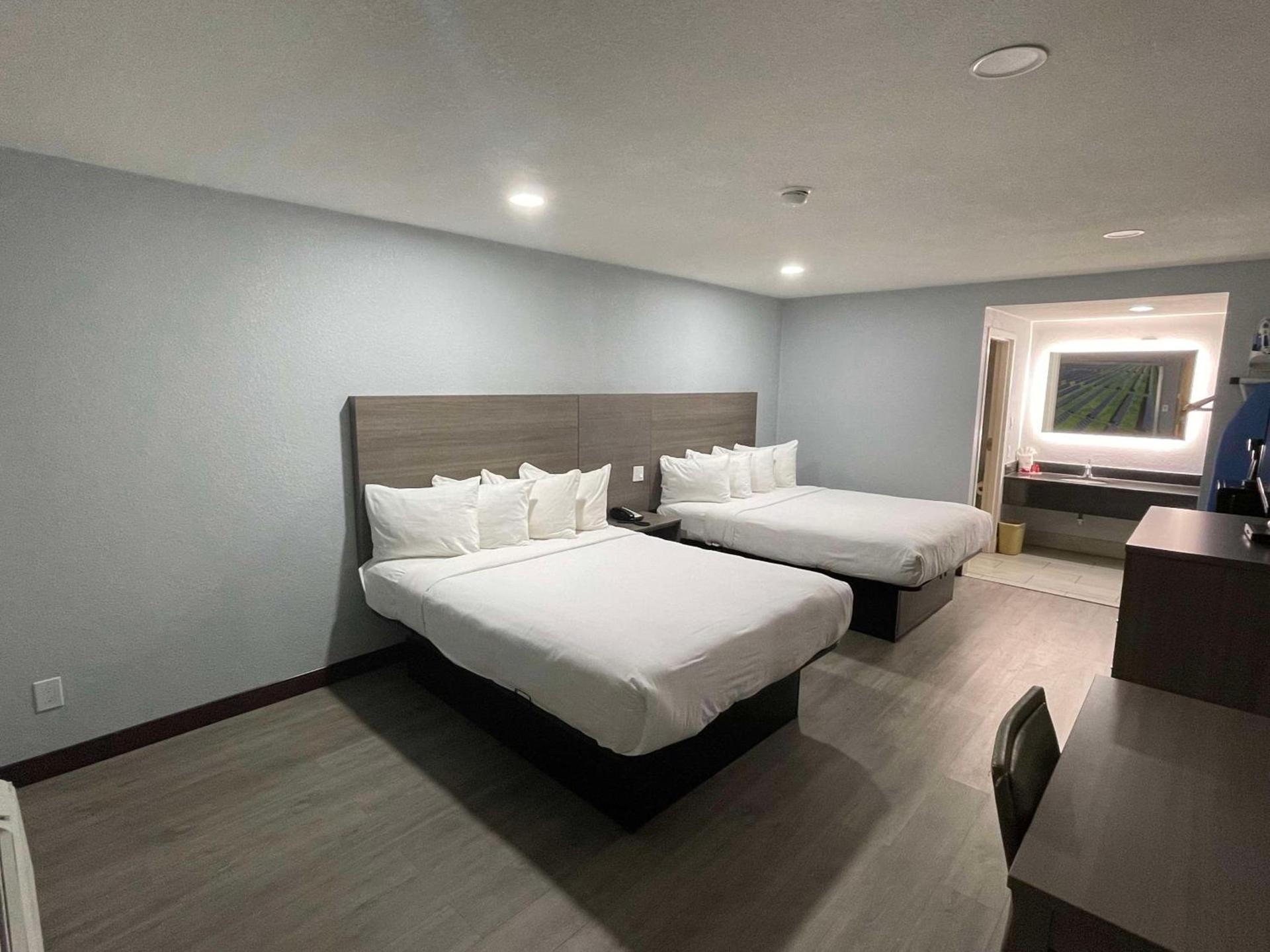 SureStay Hotel by Best Western Childress photo 11