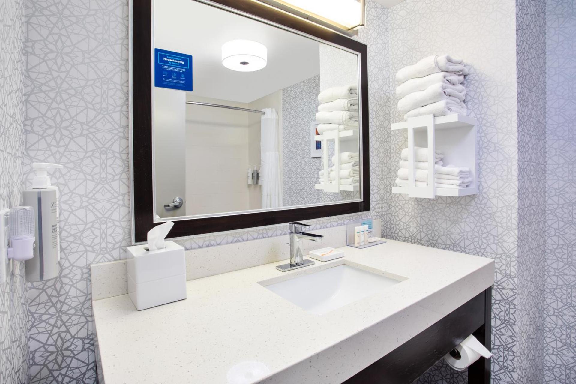Hampton Inn & Suites Columbia/Southeast-Fort Jackson photo 40