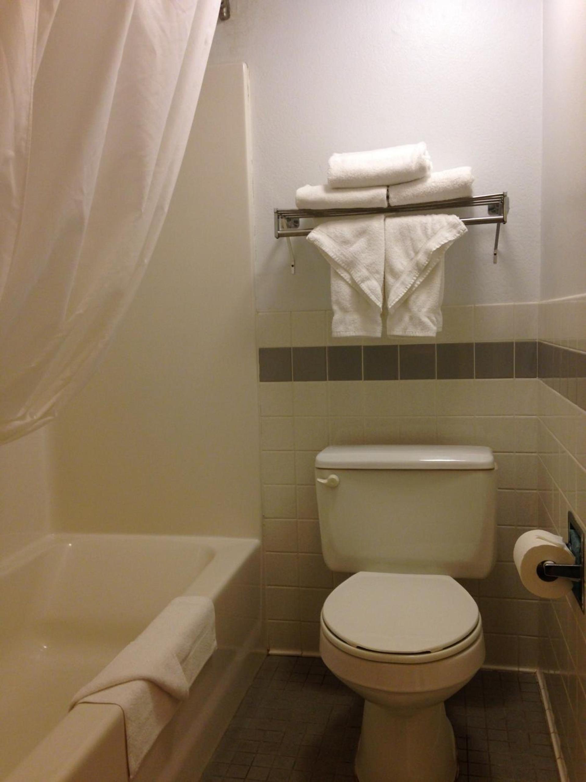 AmericInn by Wyndham Park Rapids photo 27