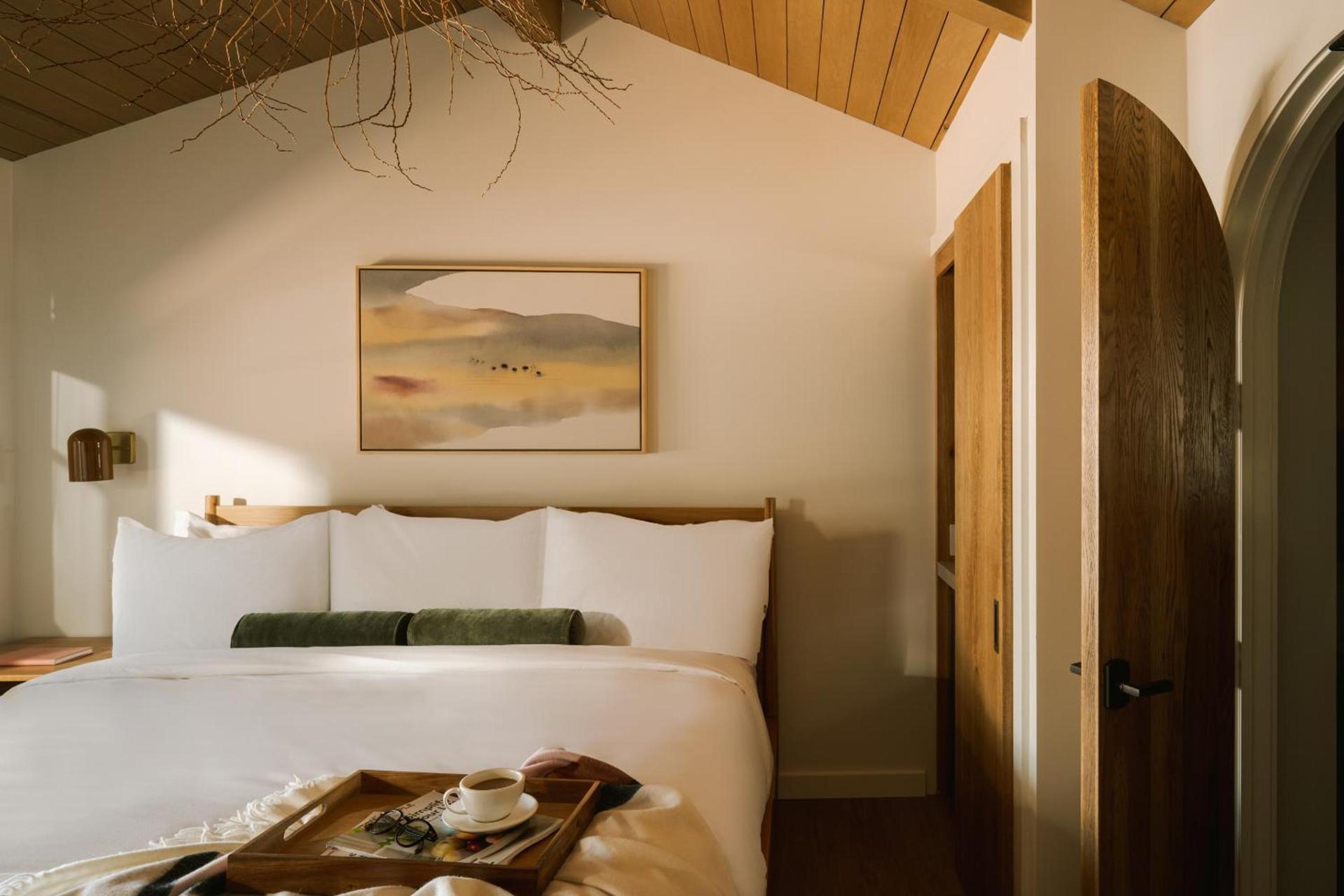 Woods Cove Inn photo 20