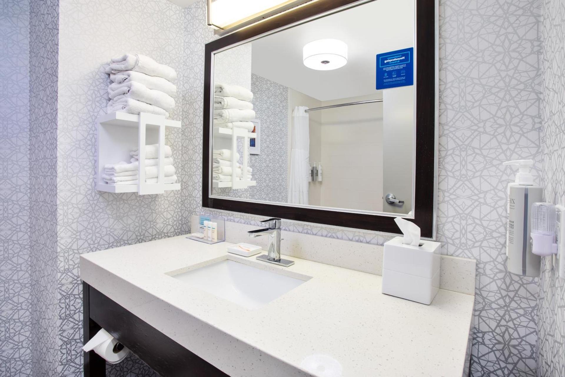 Hampton Inn & Suites Columbia/Southeast-Fort Jackson photo 61